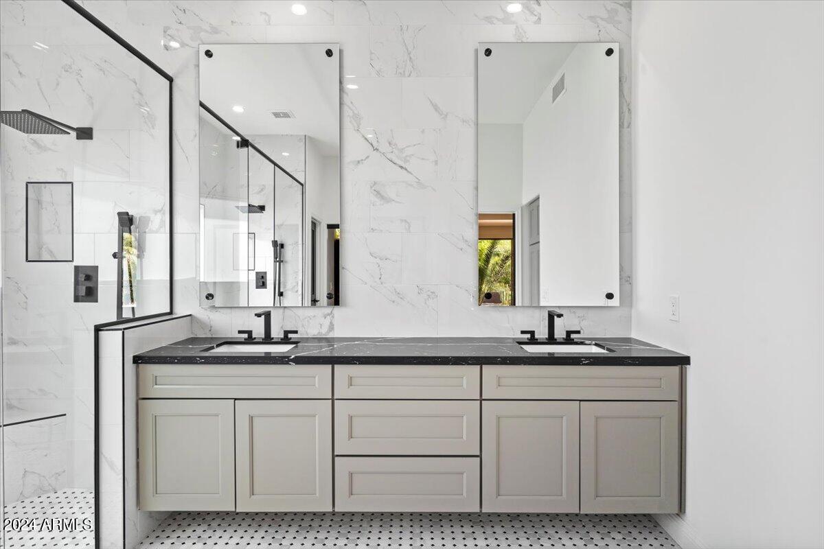 7056 E HORNED OWL Trail