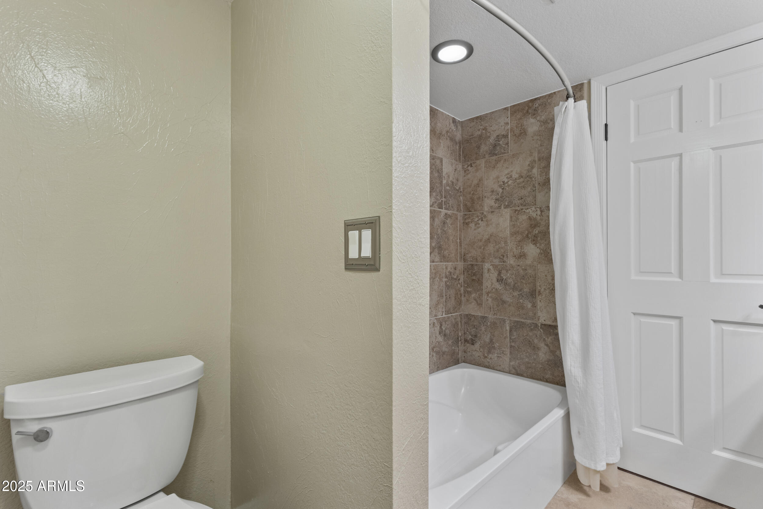 1131 N YORK Circle, Mesa