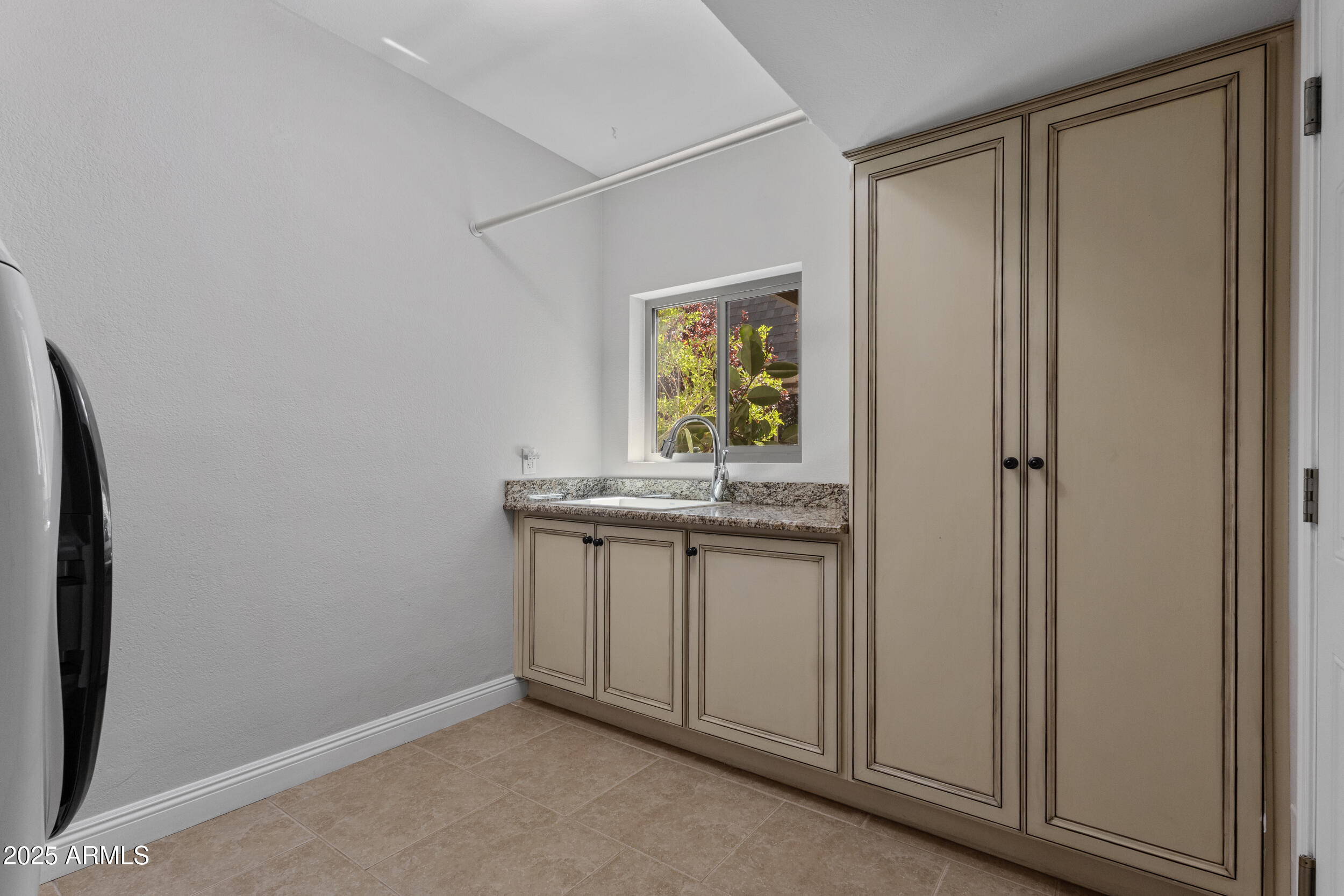 1131 N YORK Circle, Mesa