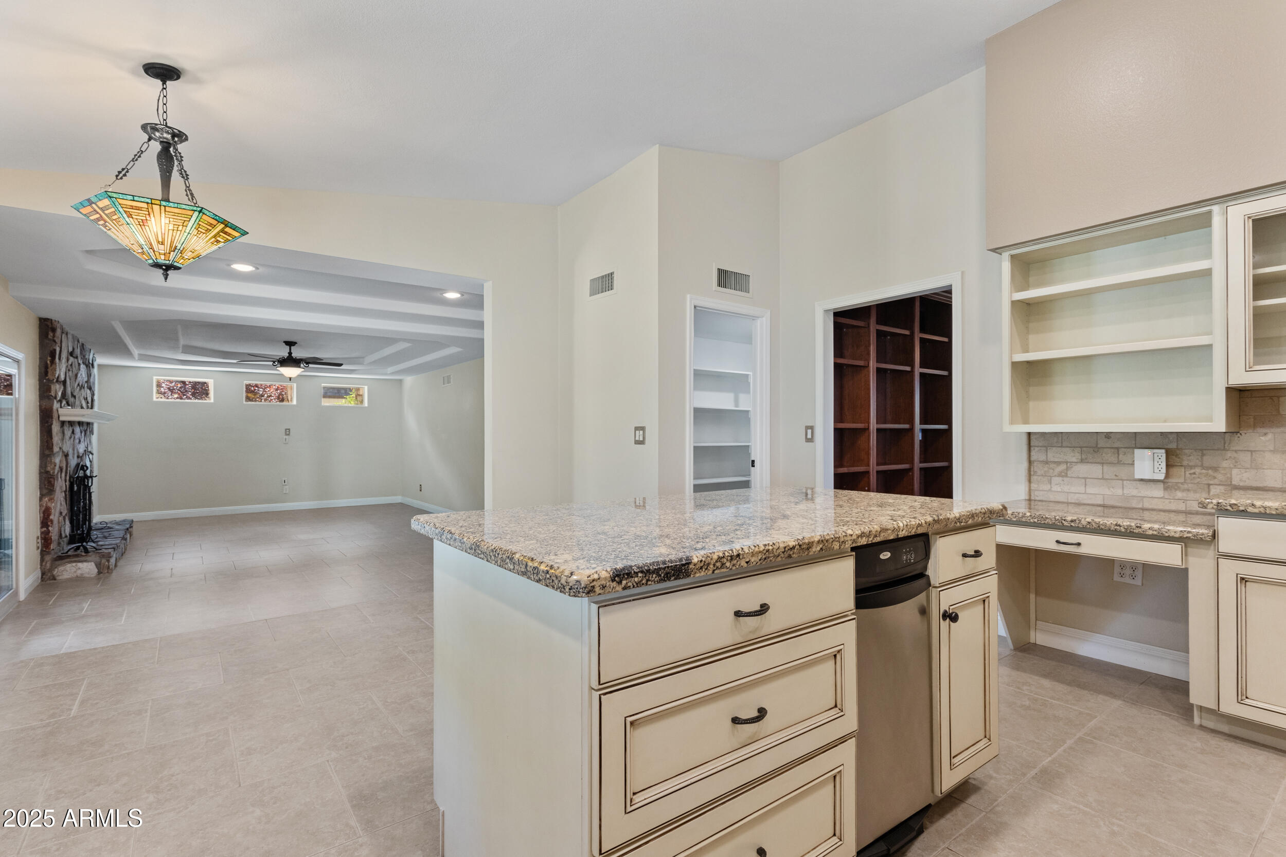 1131 N YORK Circle, Mesa