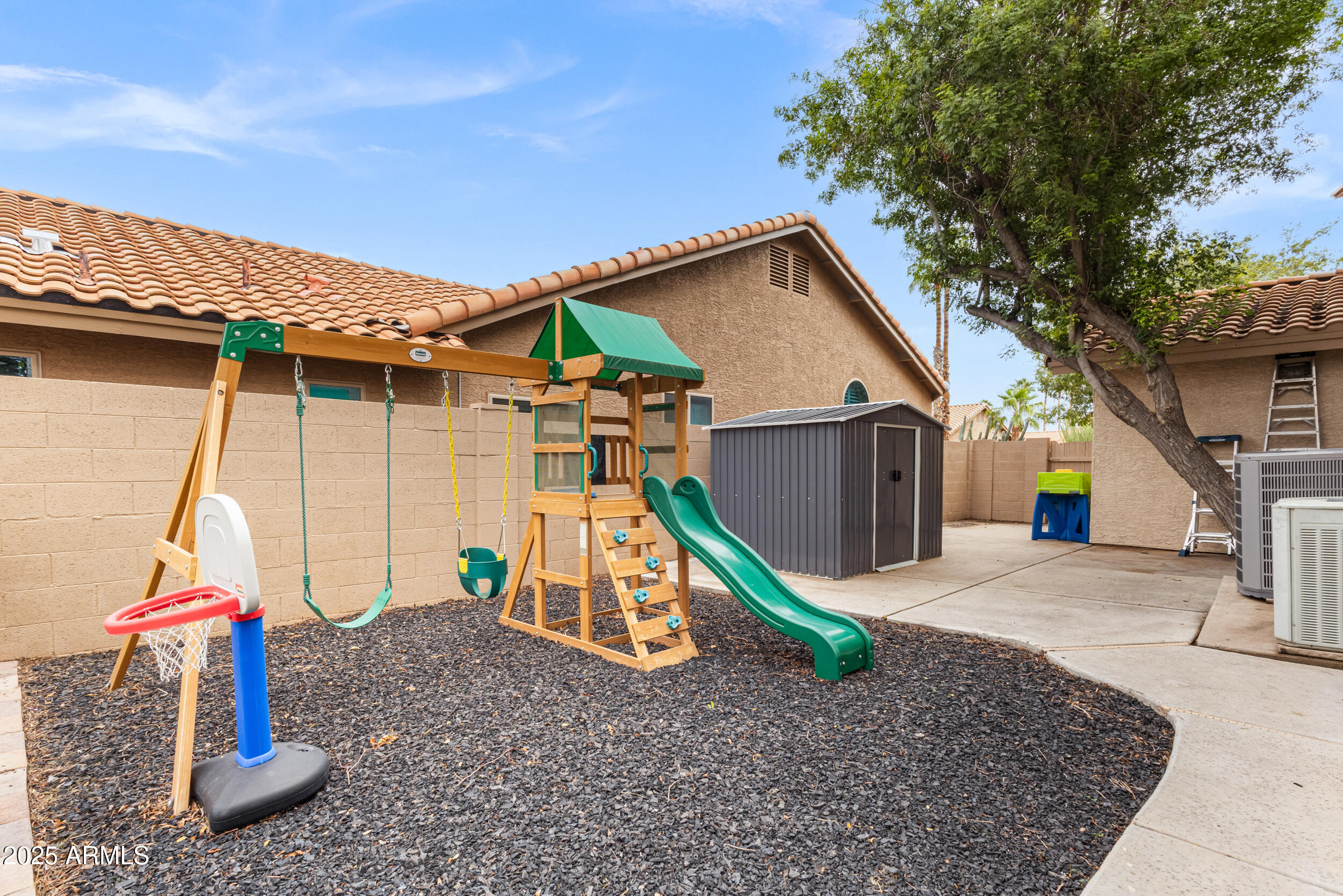 1214 W IRIS Drive, Gilbert