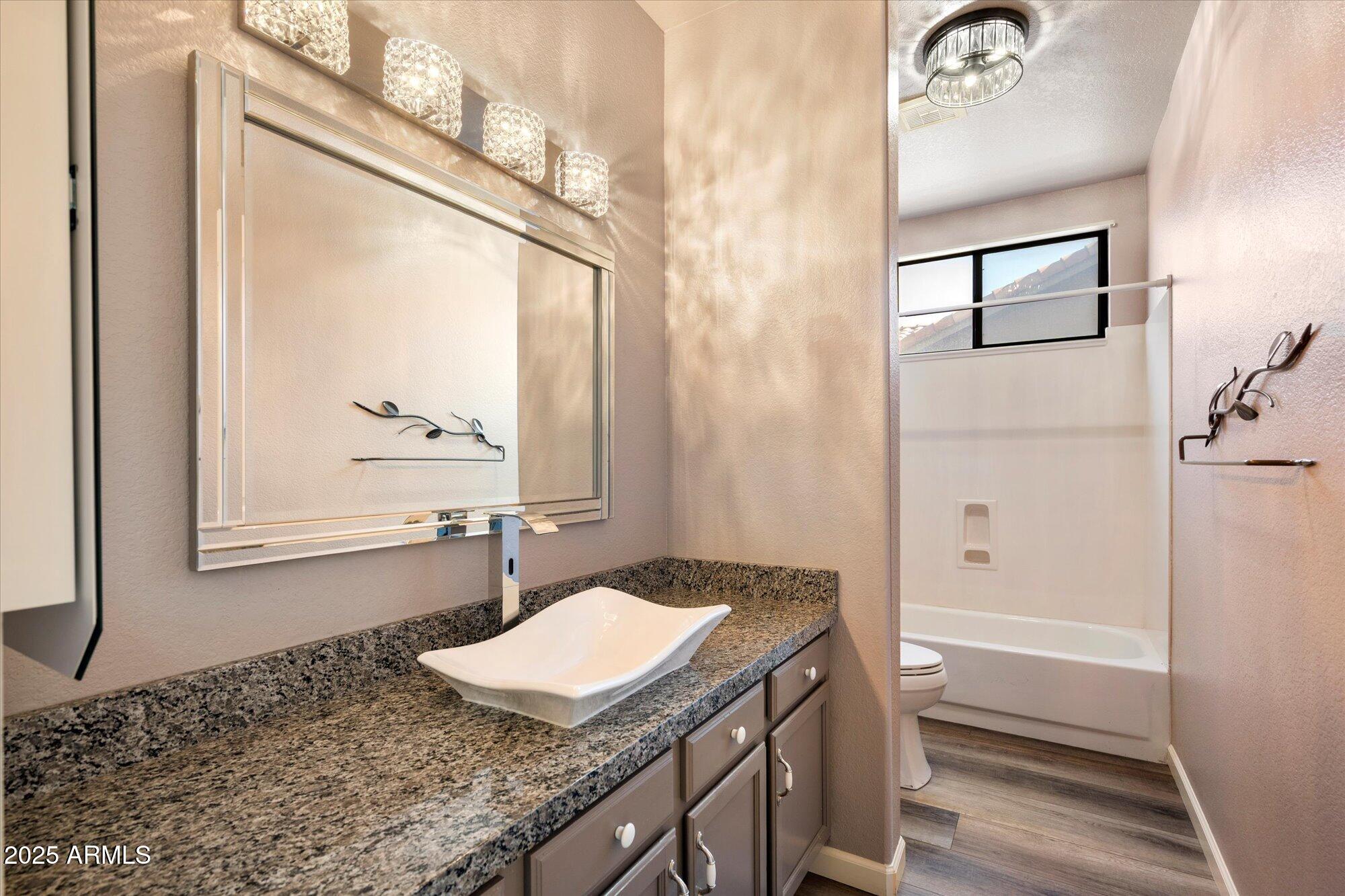 1214 W IRIS Drive, Gilbert