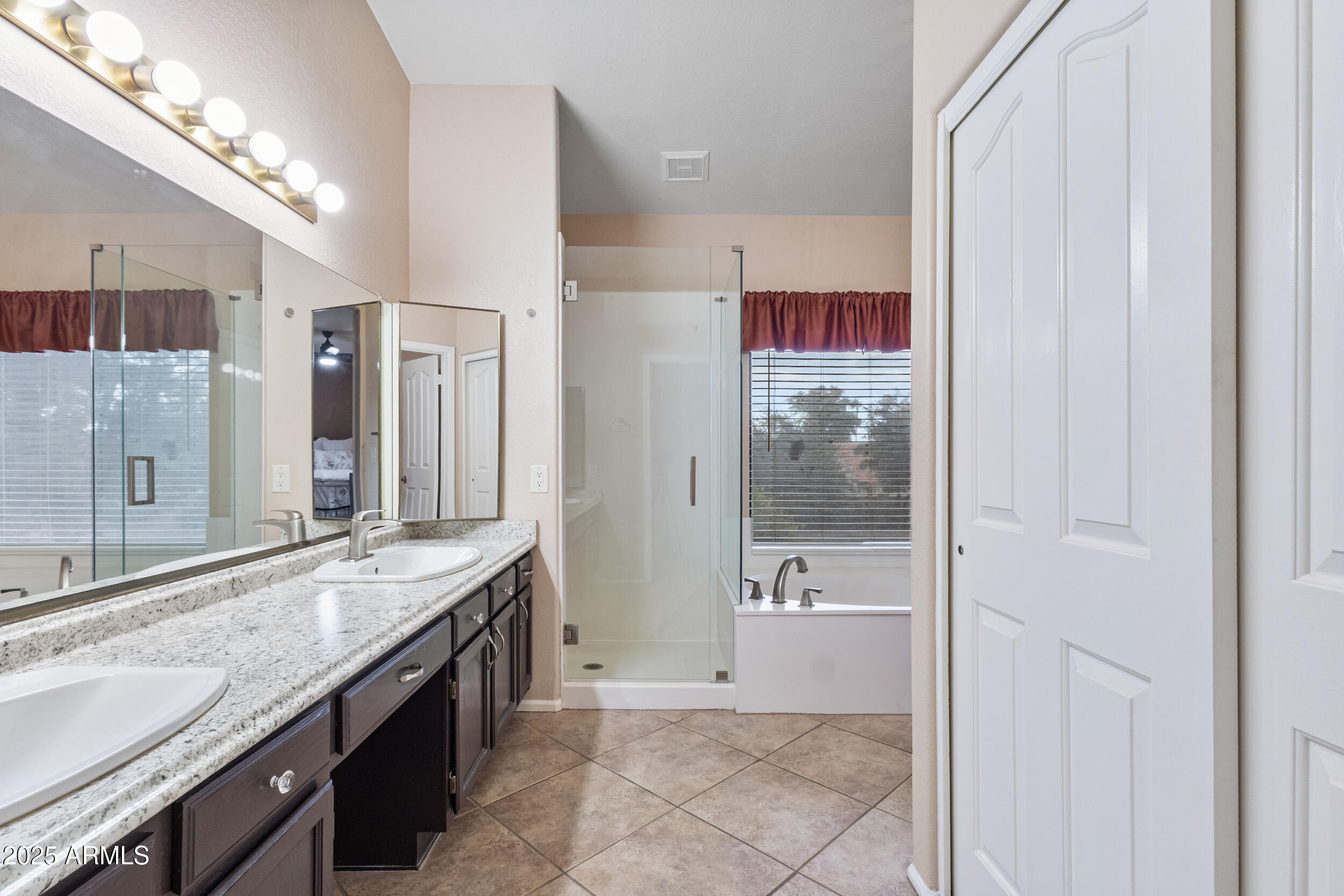 1214 W IRIS Drive, Gilbert