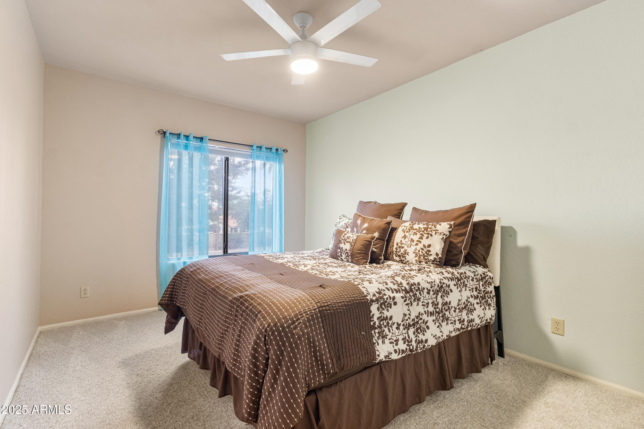 1214 W IRIS Drive, Gilbert