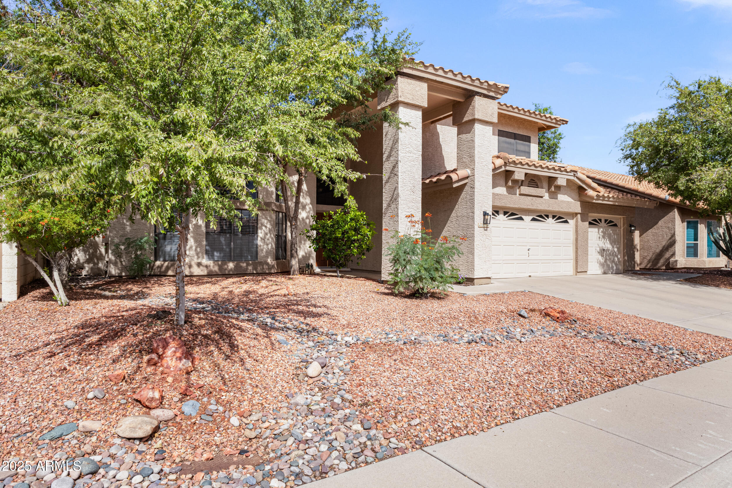 1214 W IRIS Drive, Gilbert