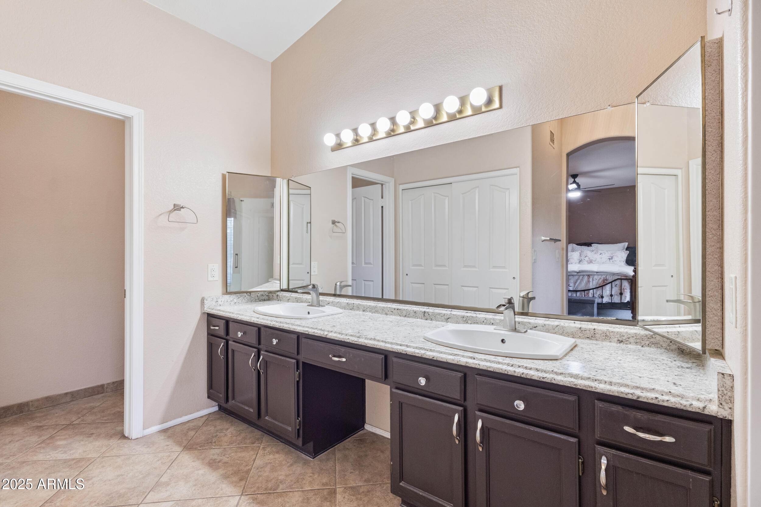 1214 W IRIS Drive, Gilbert