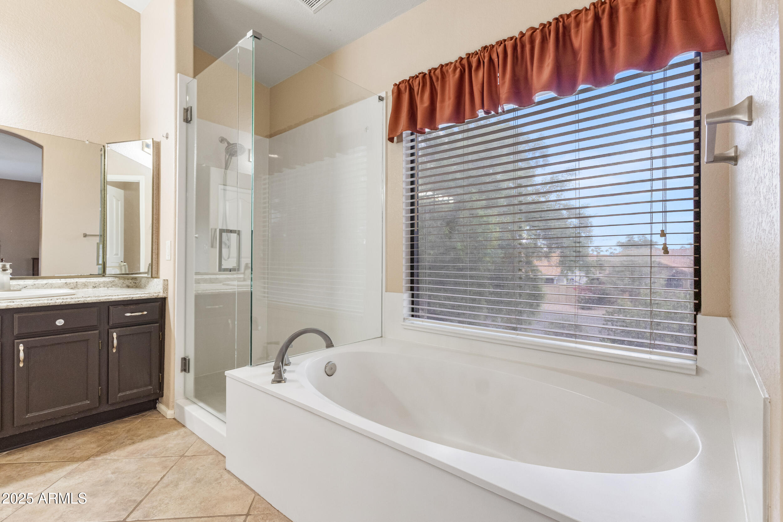 1214 W IRIS Drive, Gilbert