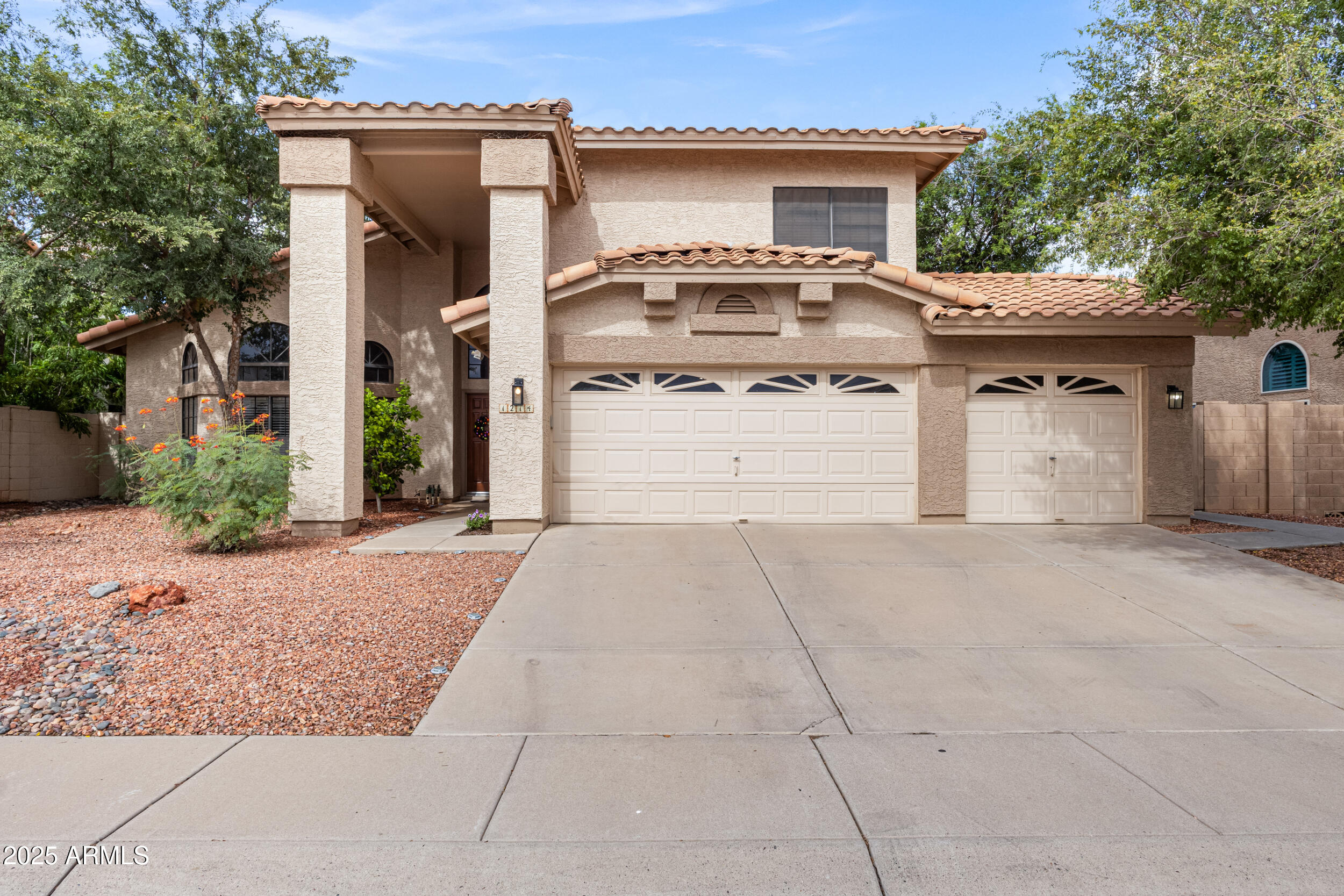 1214 W IRIS Drive, Gilbert