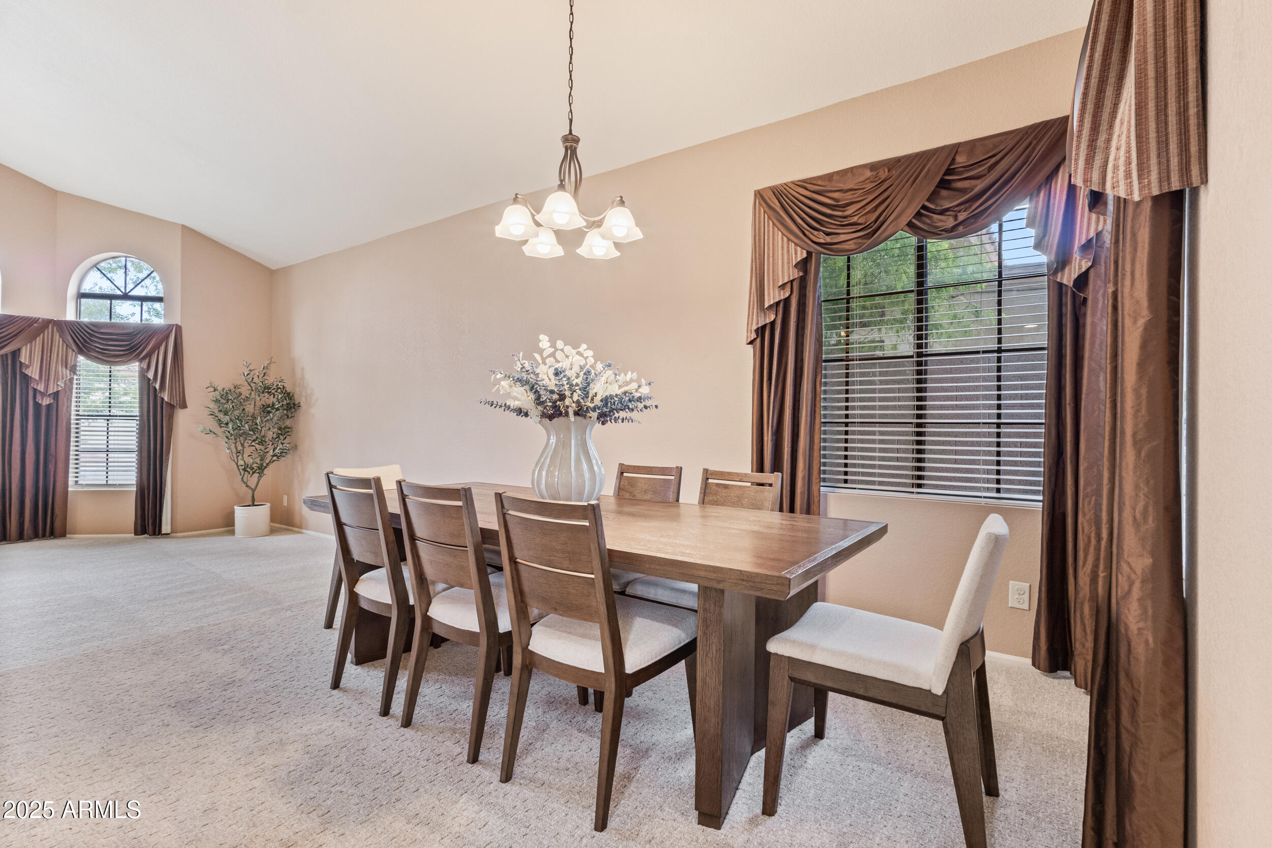 1214 W IRIS Drive, Gilbert