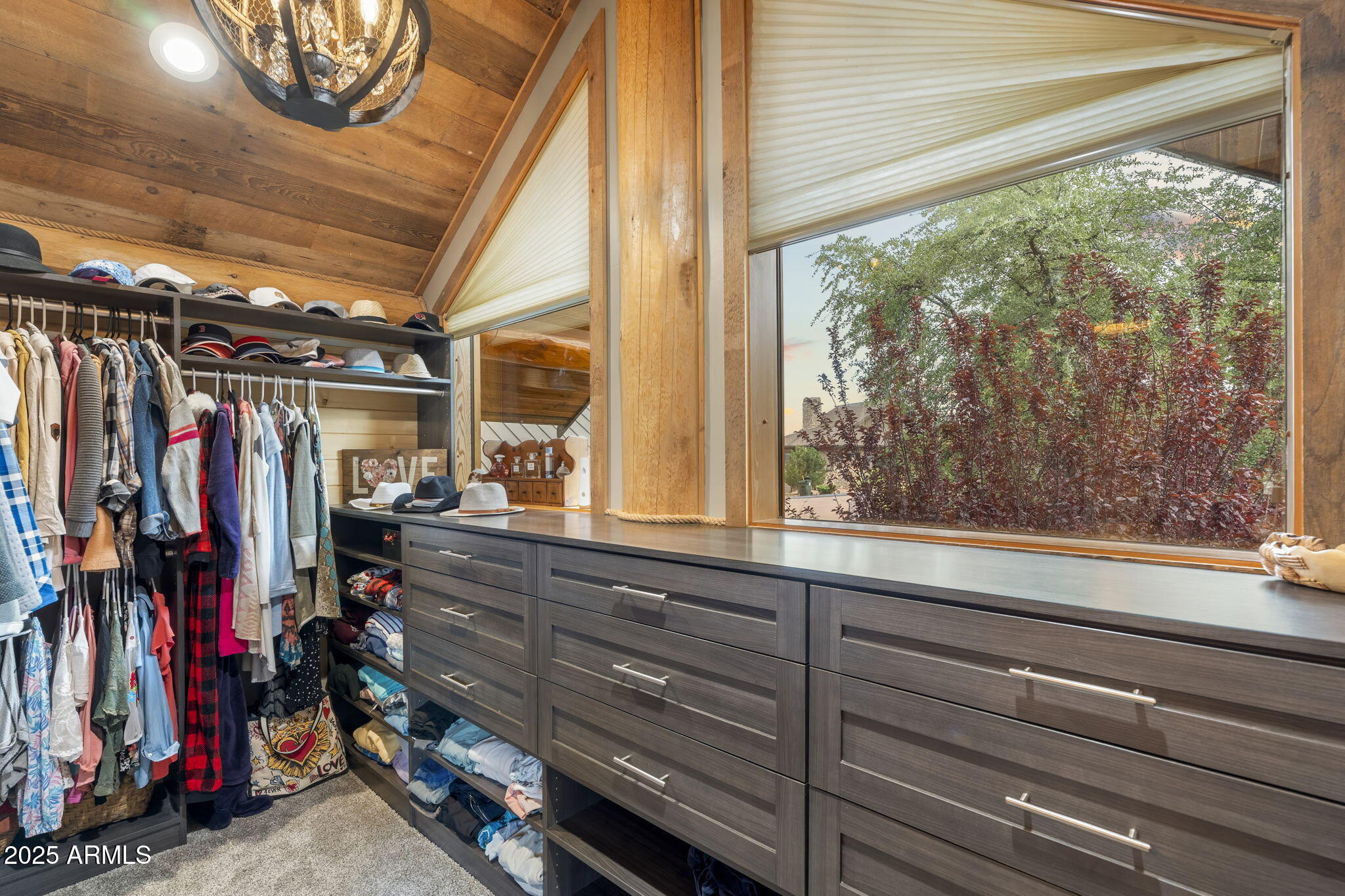 2706 E Wild Rose Circle