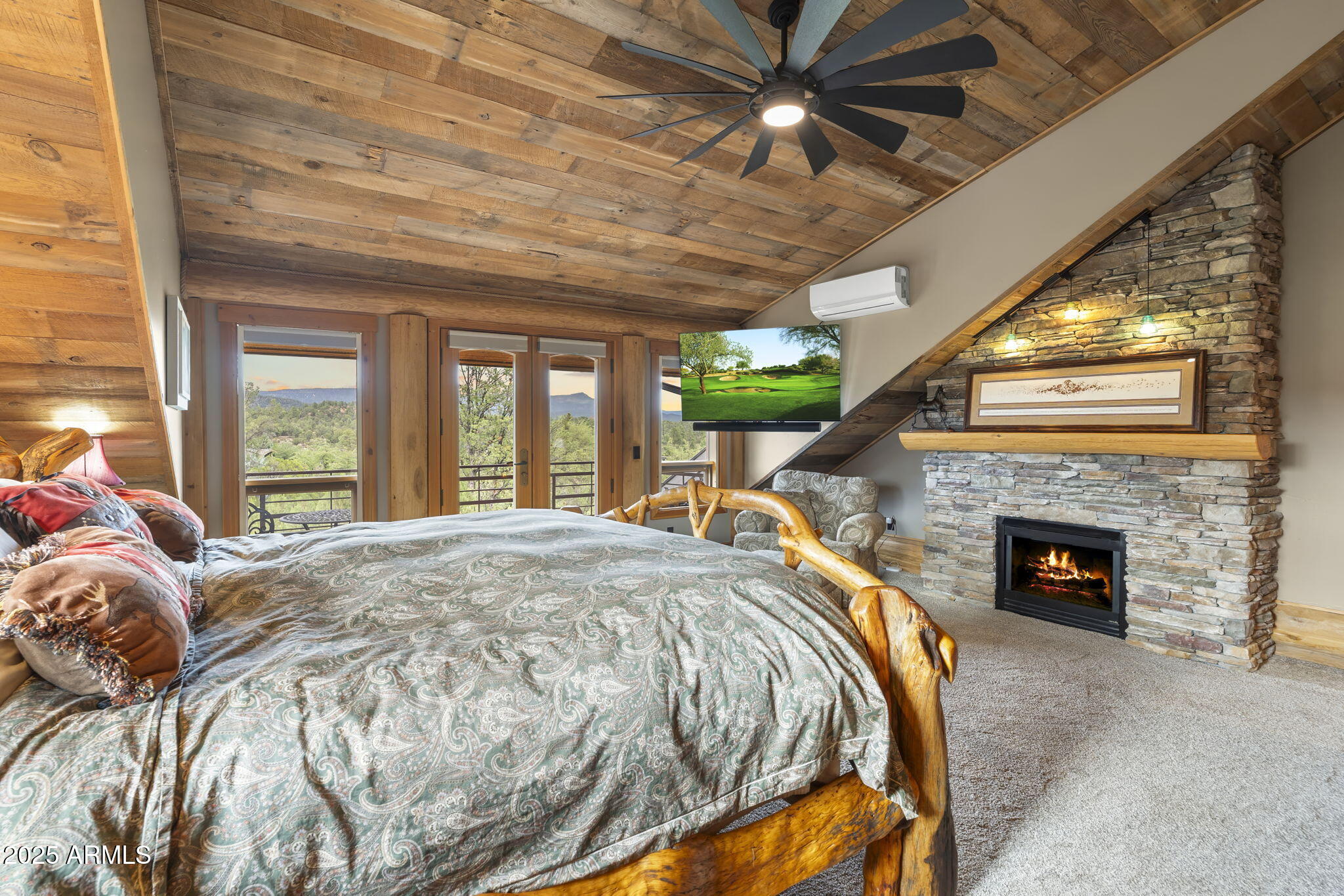 2706 E Wild Rose Circle