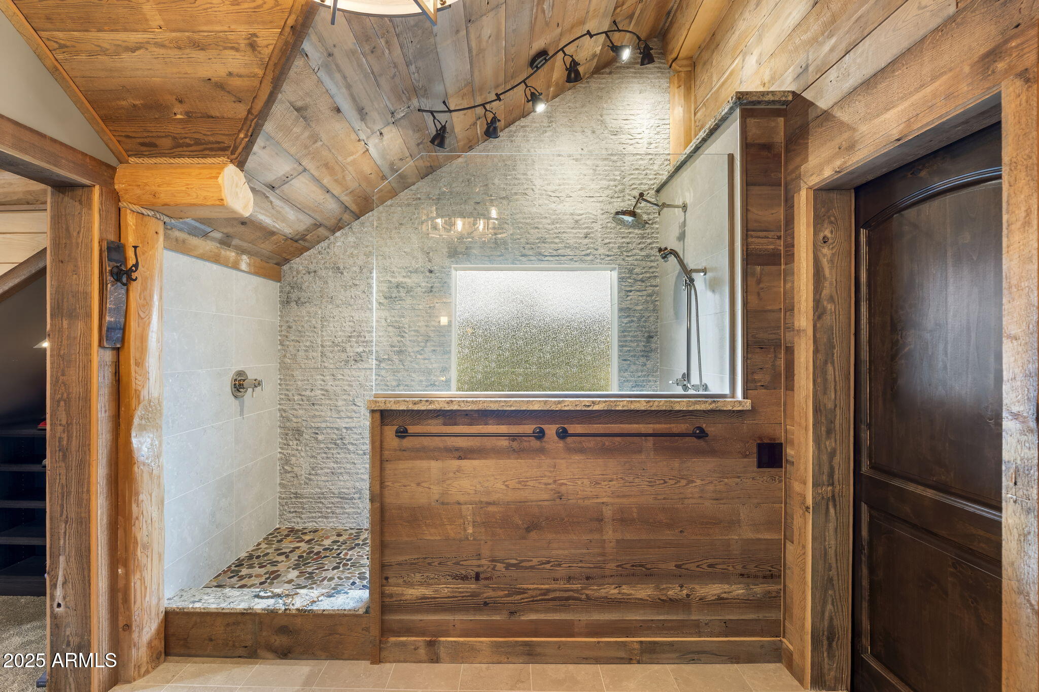 2706 E Wild Rose Circle