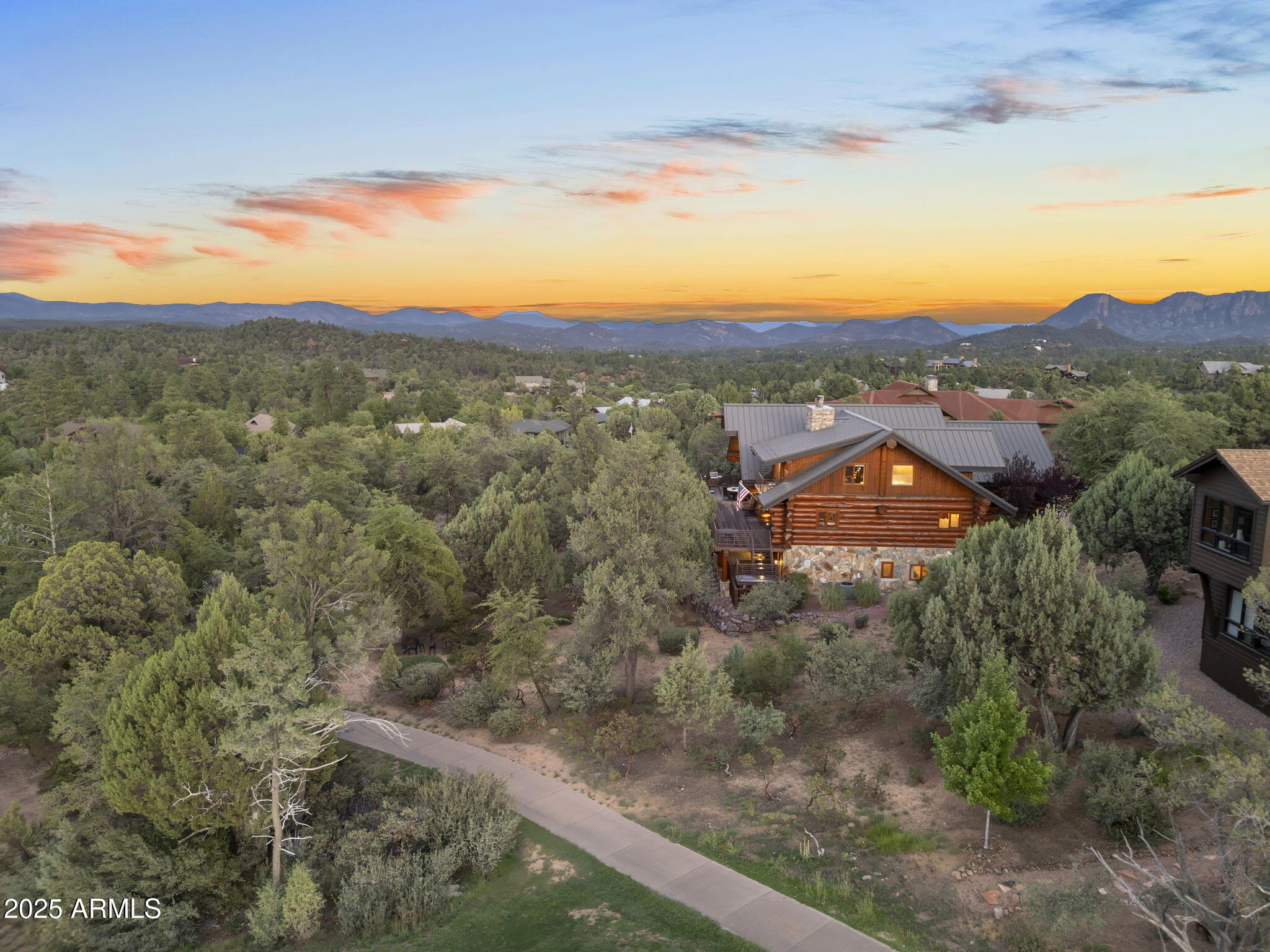 2706 E Wild Rose Circle