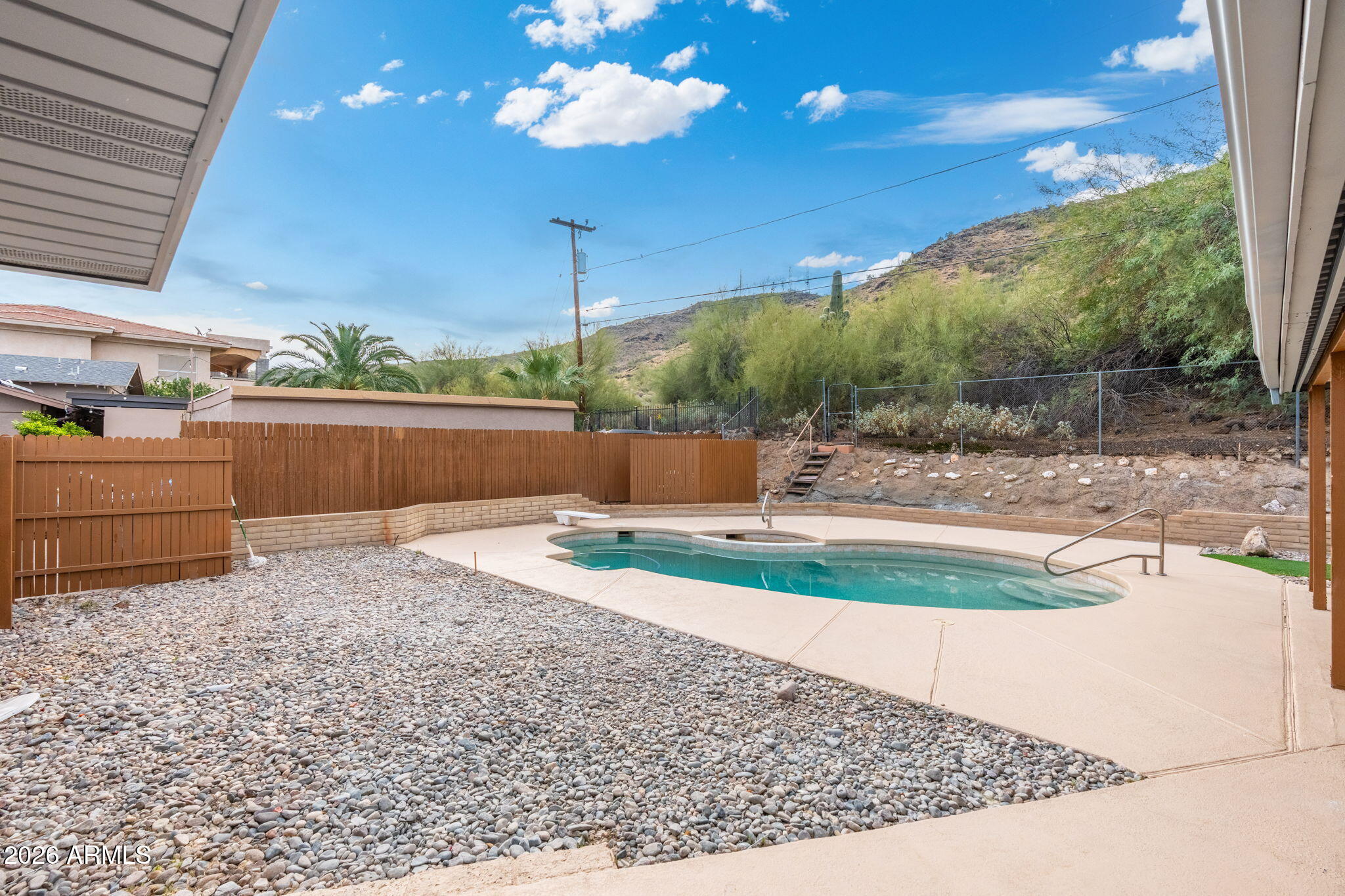 1527 W Windrose Drive