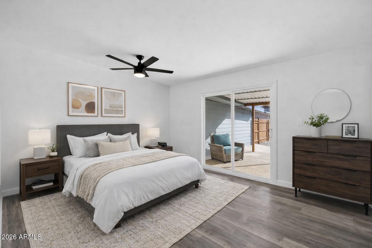 1527 W Windrose Drive