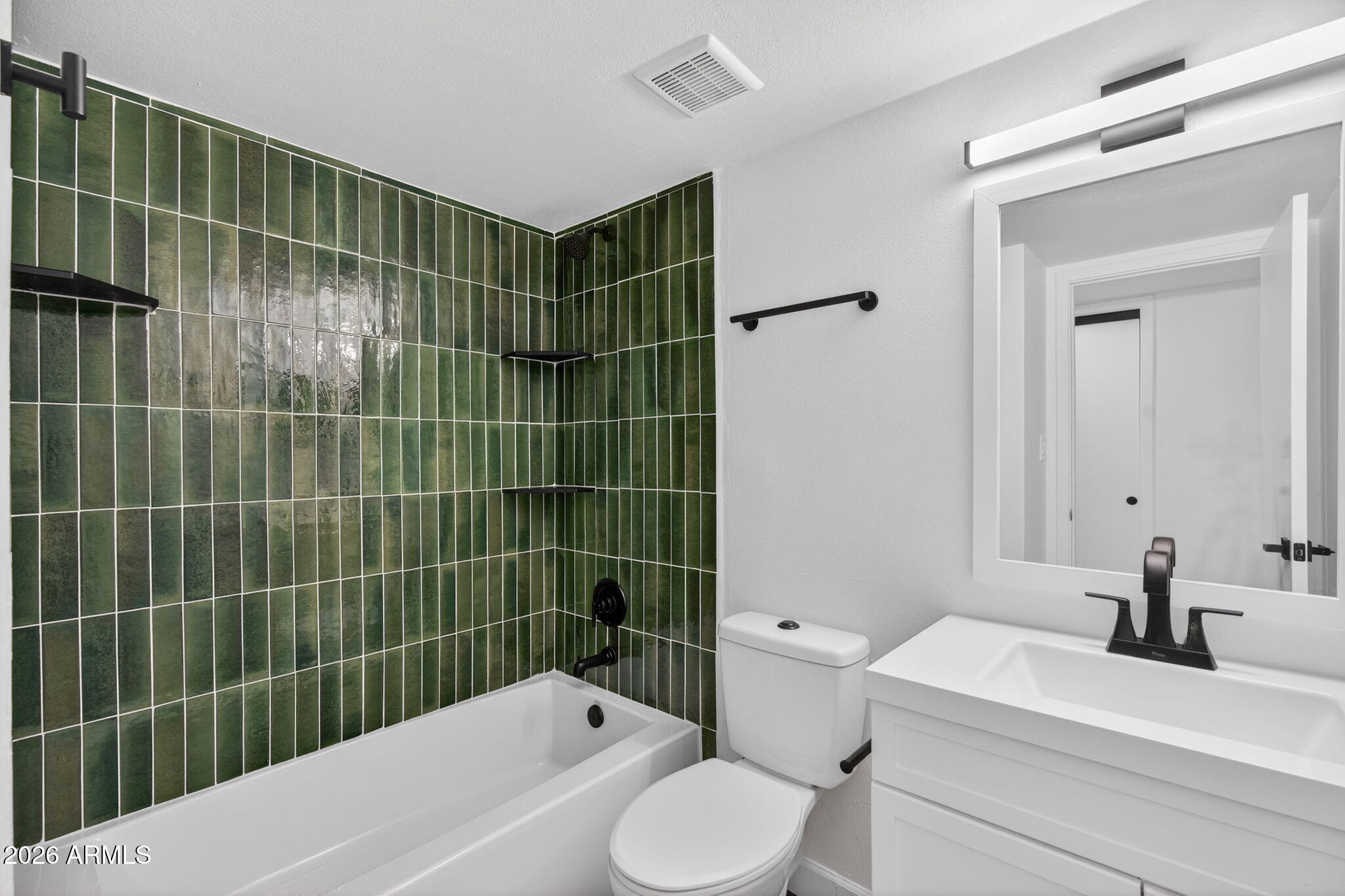 1527 W Windrose Drive