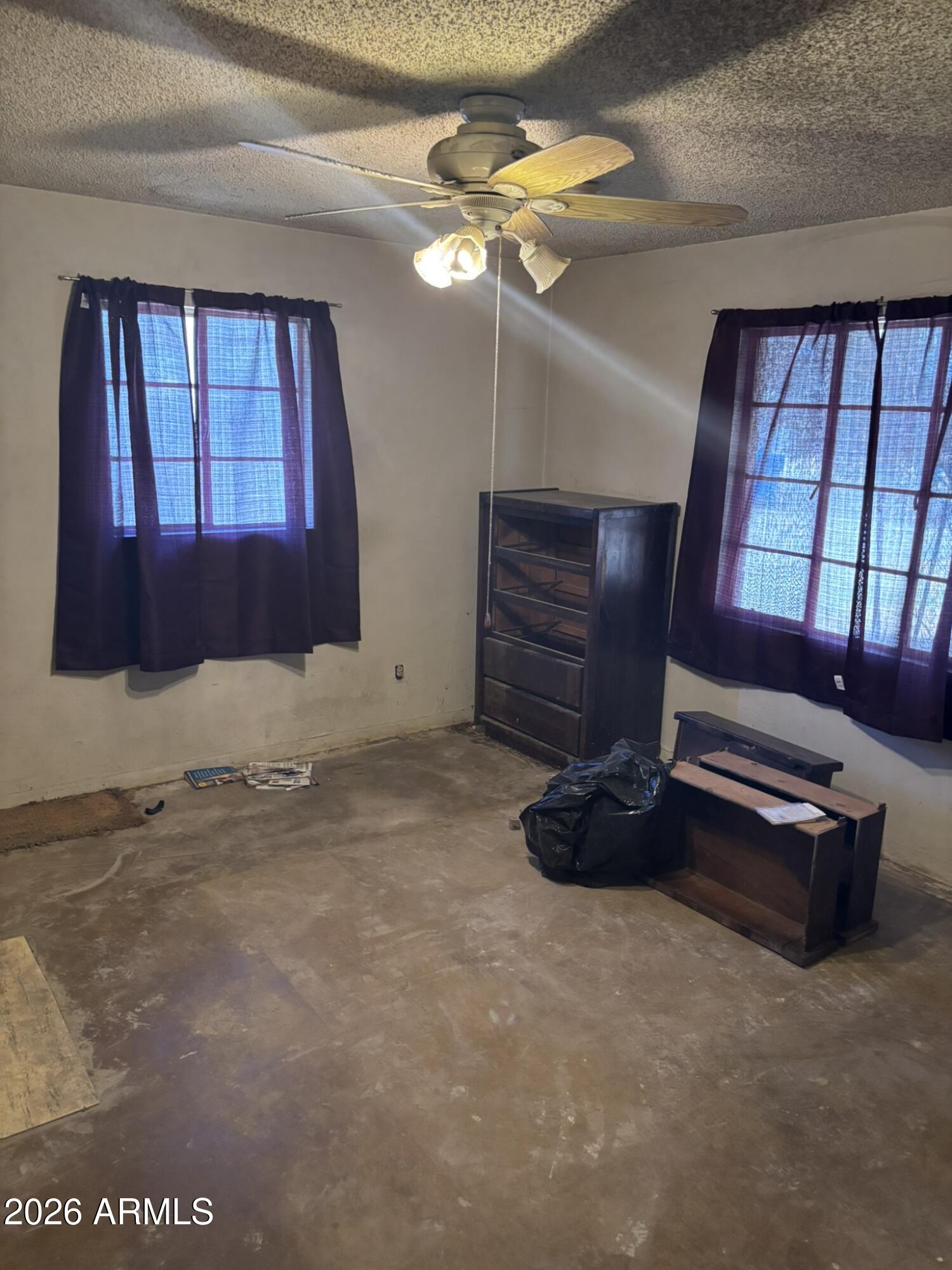 1921 W WHITTON Avenue