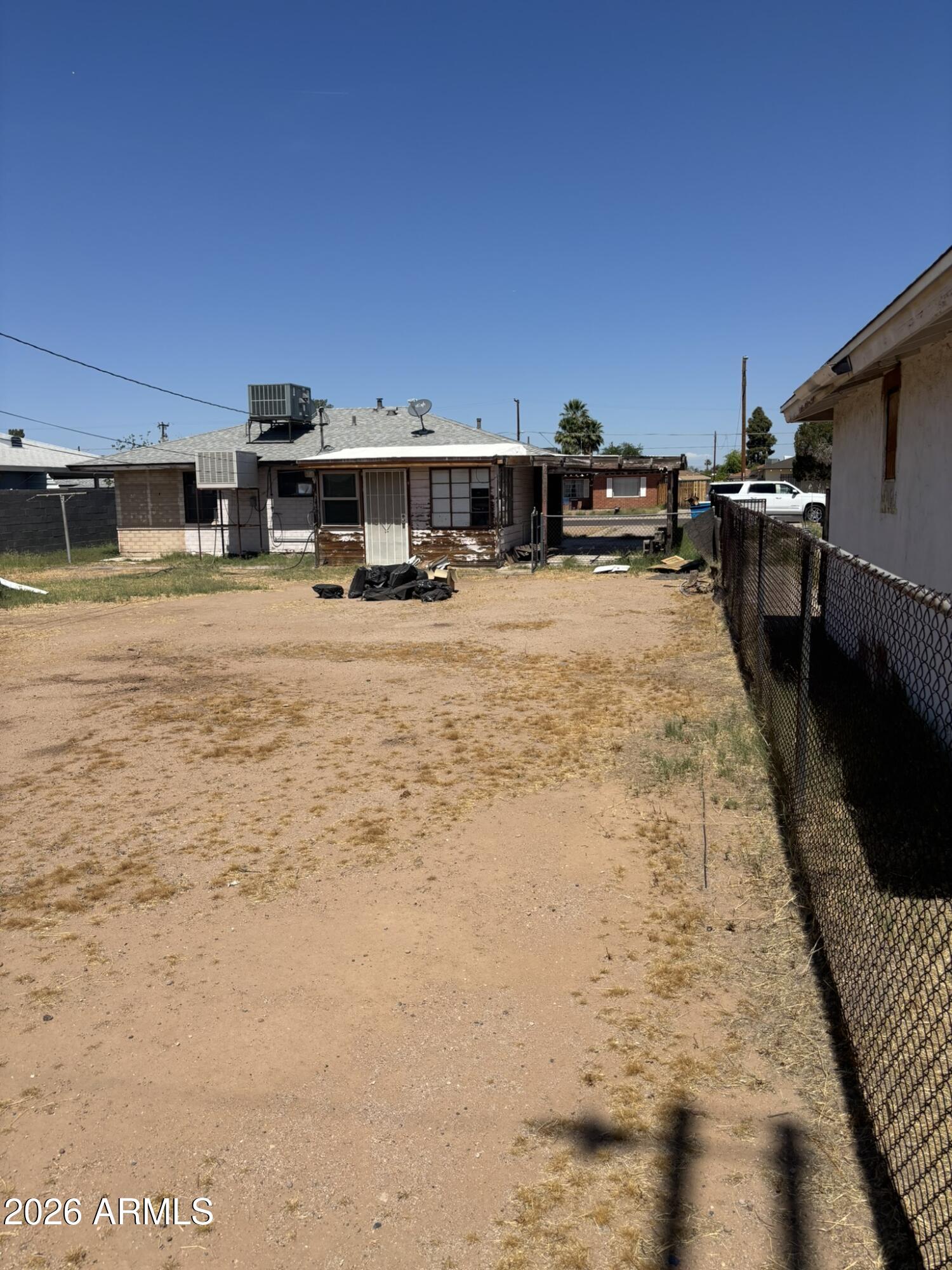 1921 W WHITTON Avenue