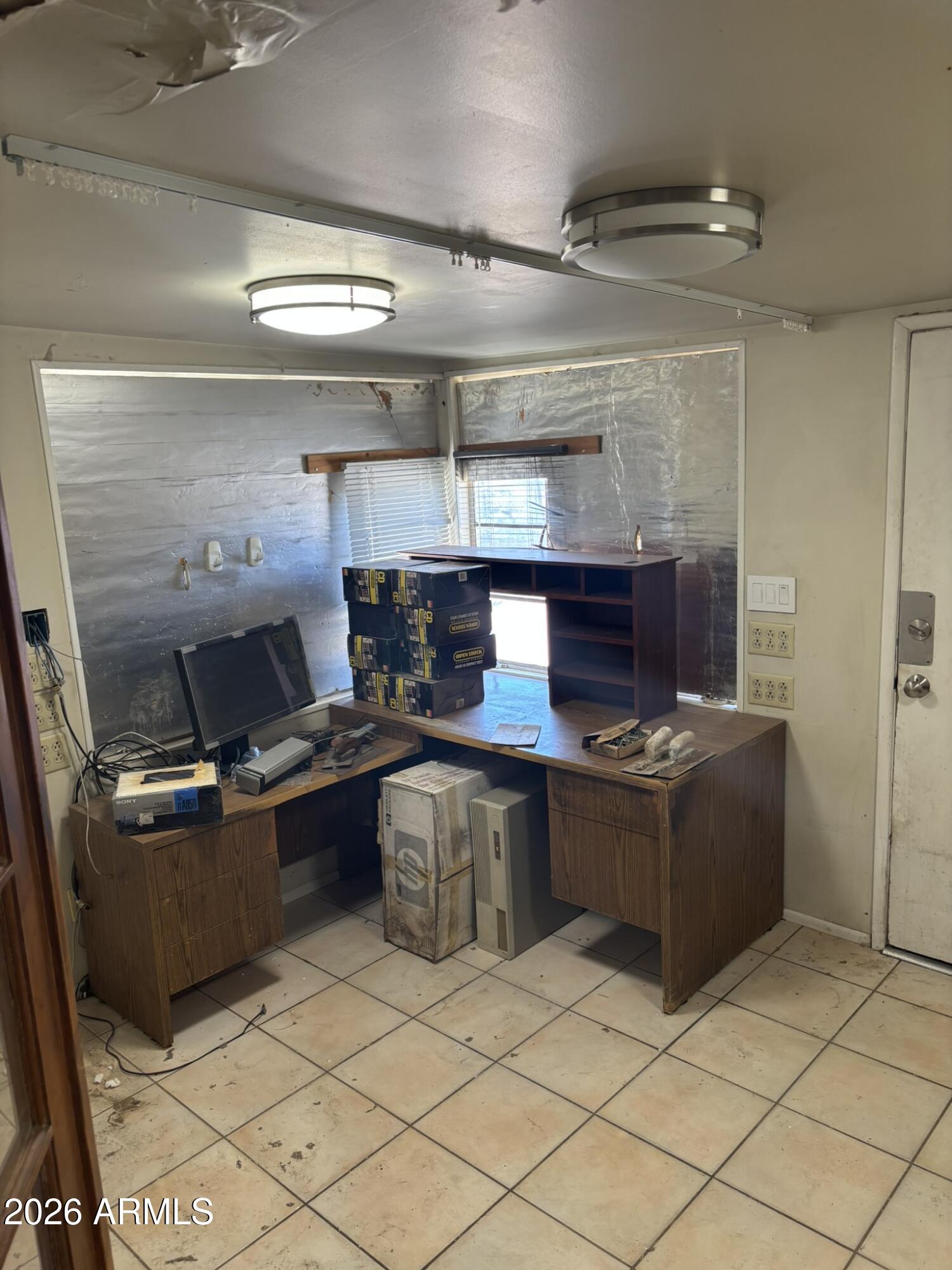 1921 W WHITTON Avenue