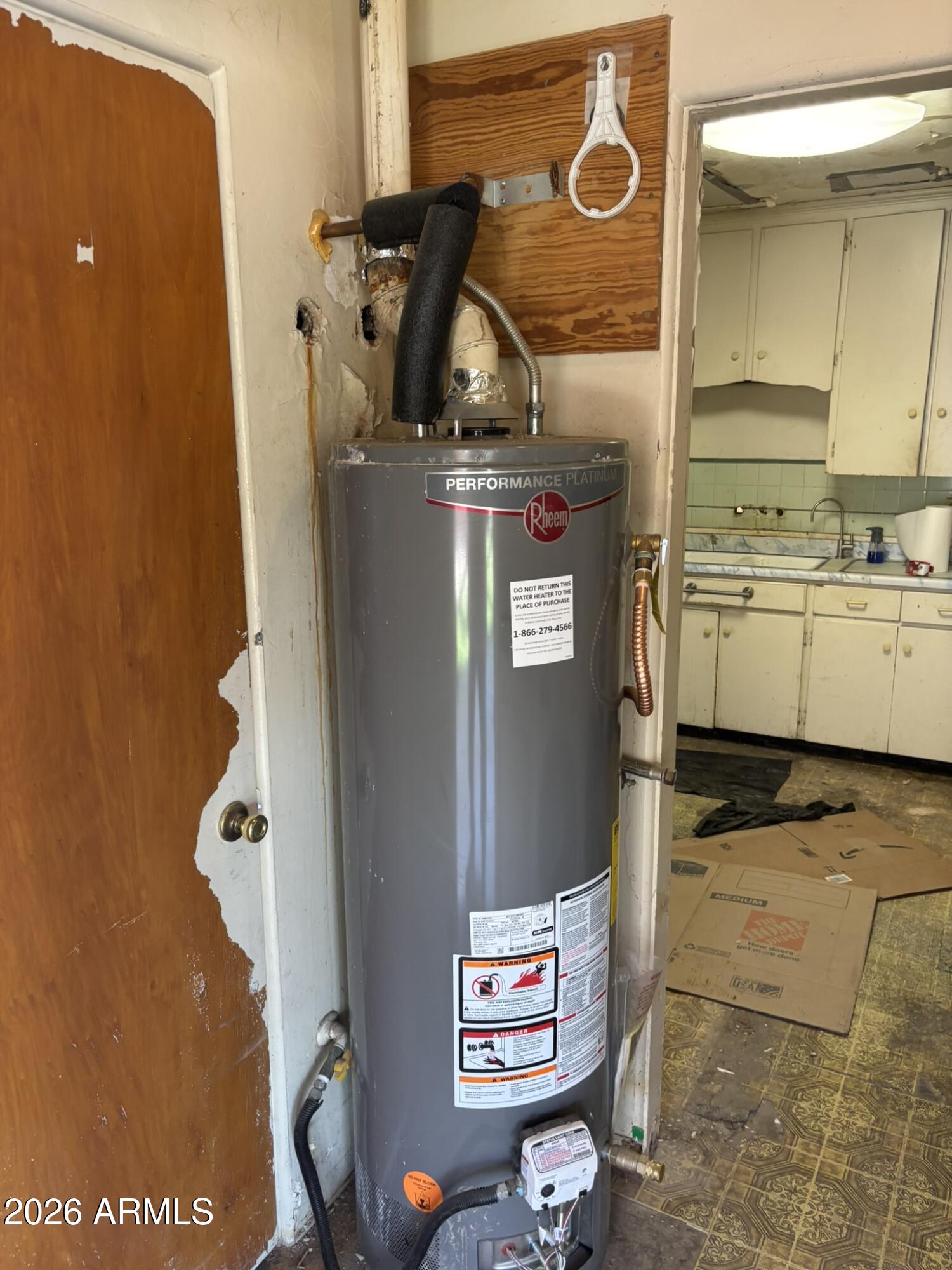 1921 W WHITTON Avenue