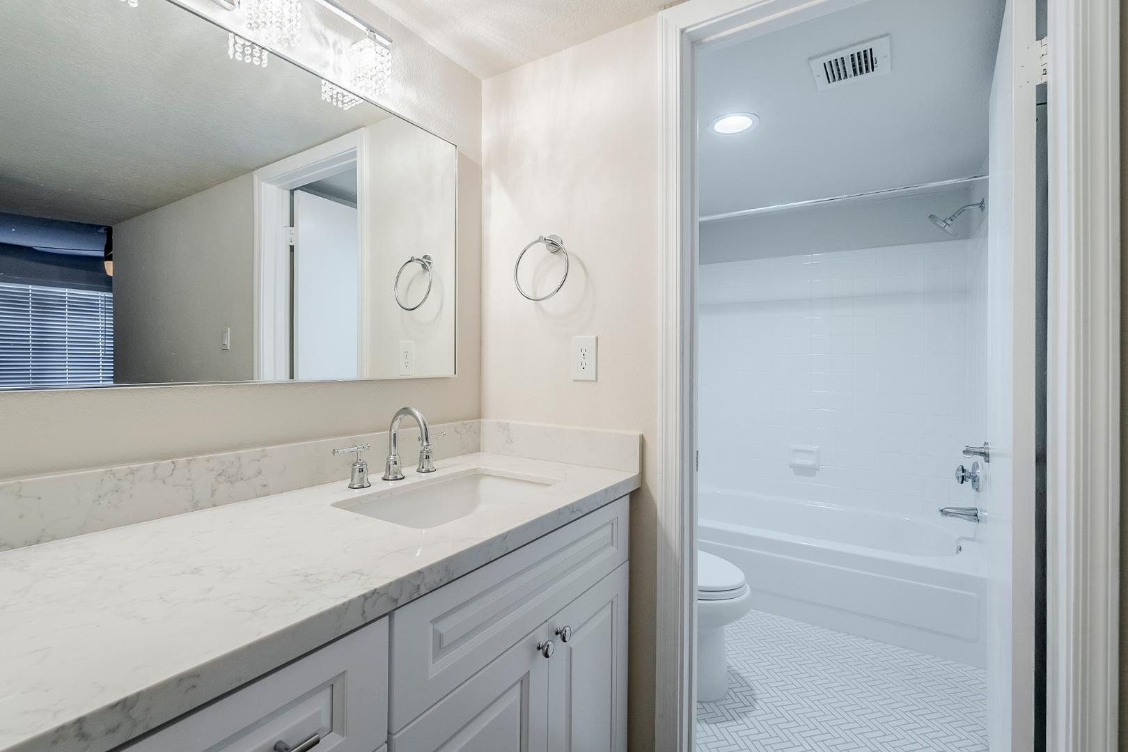 5995 N 78th Street Unit 1107