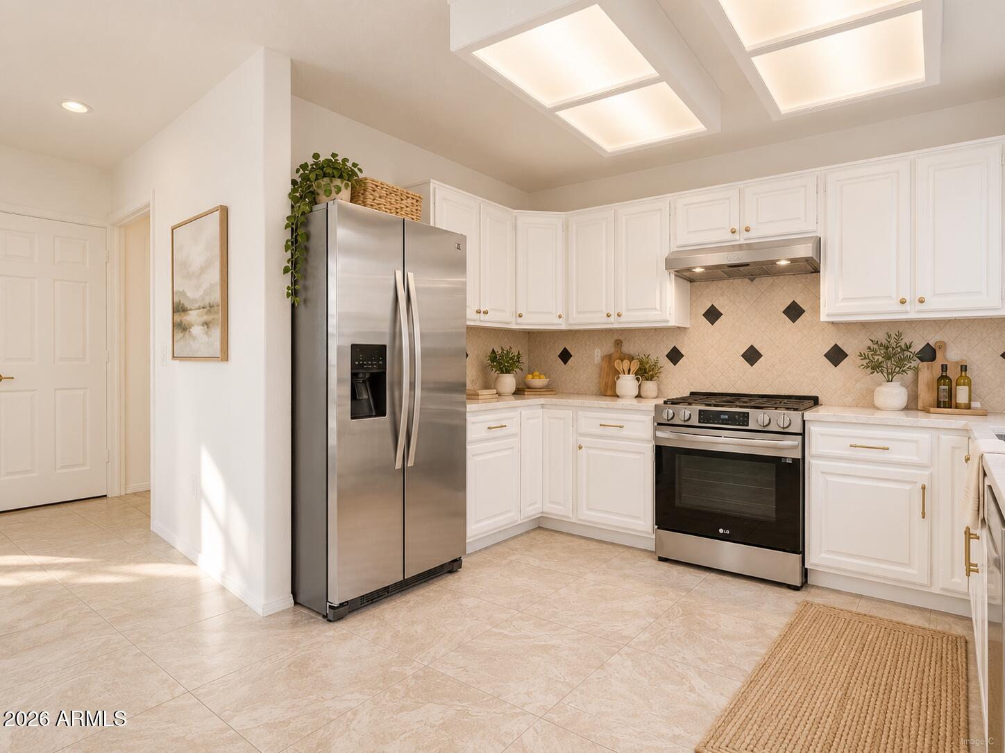 11218 E Mercer Lane