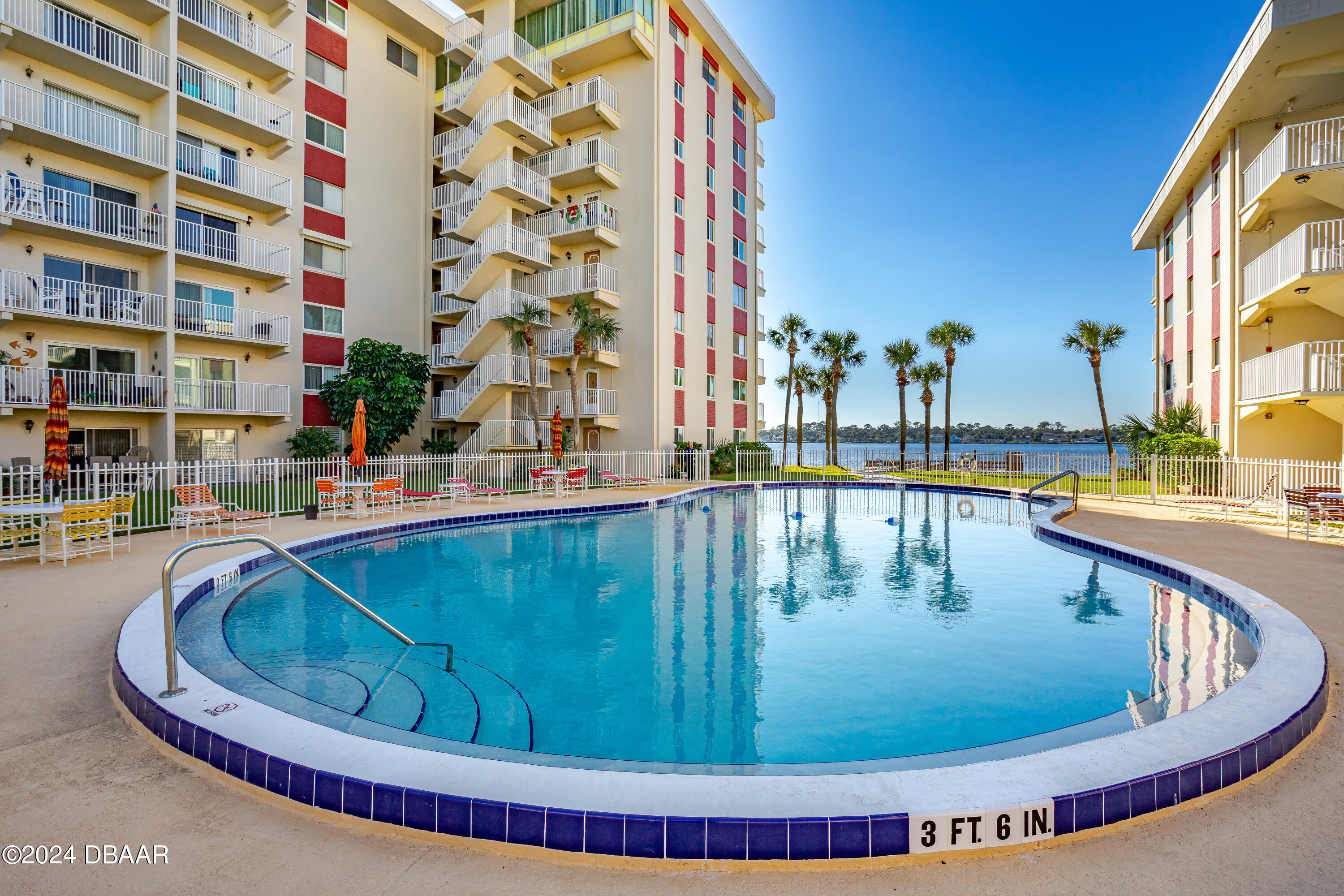 2801 N Halifax Avenue, 257