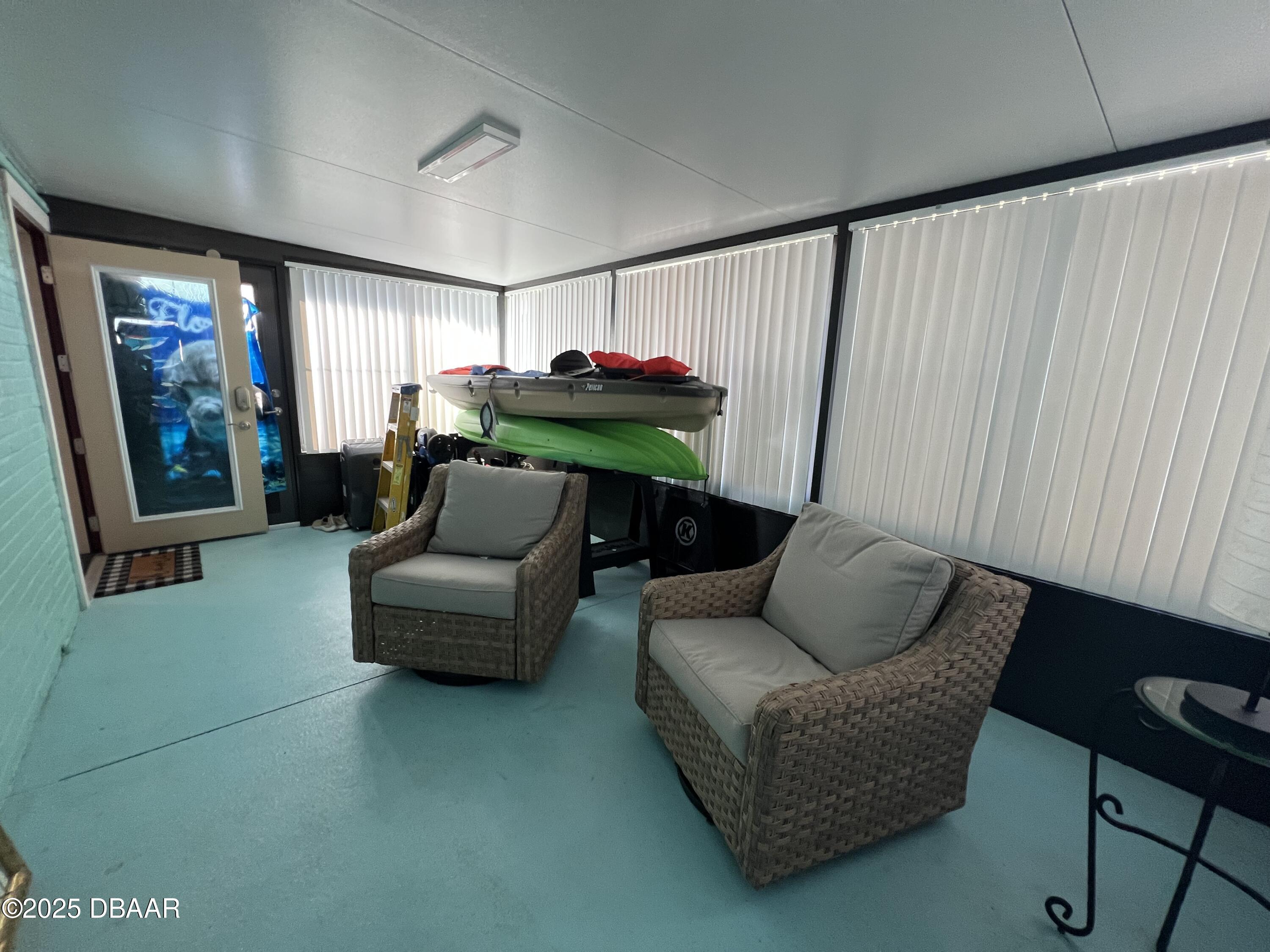 601 Robin Road, B