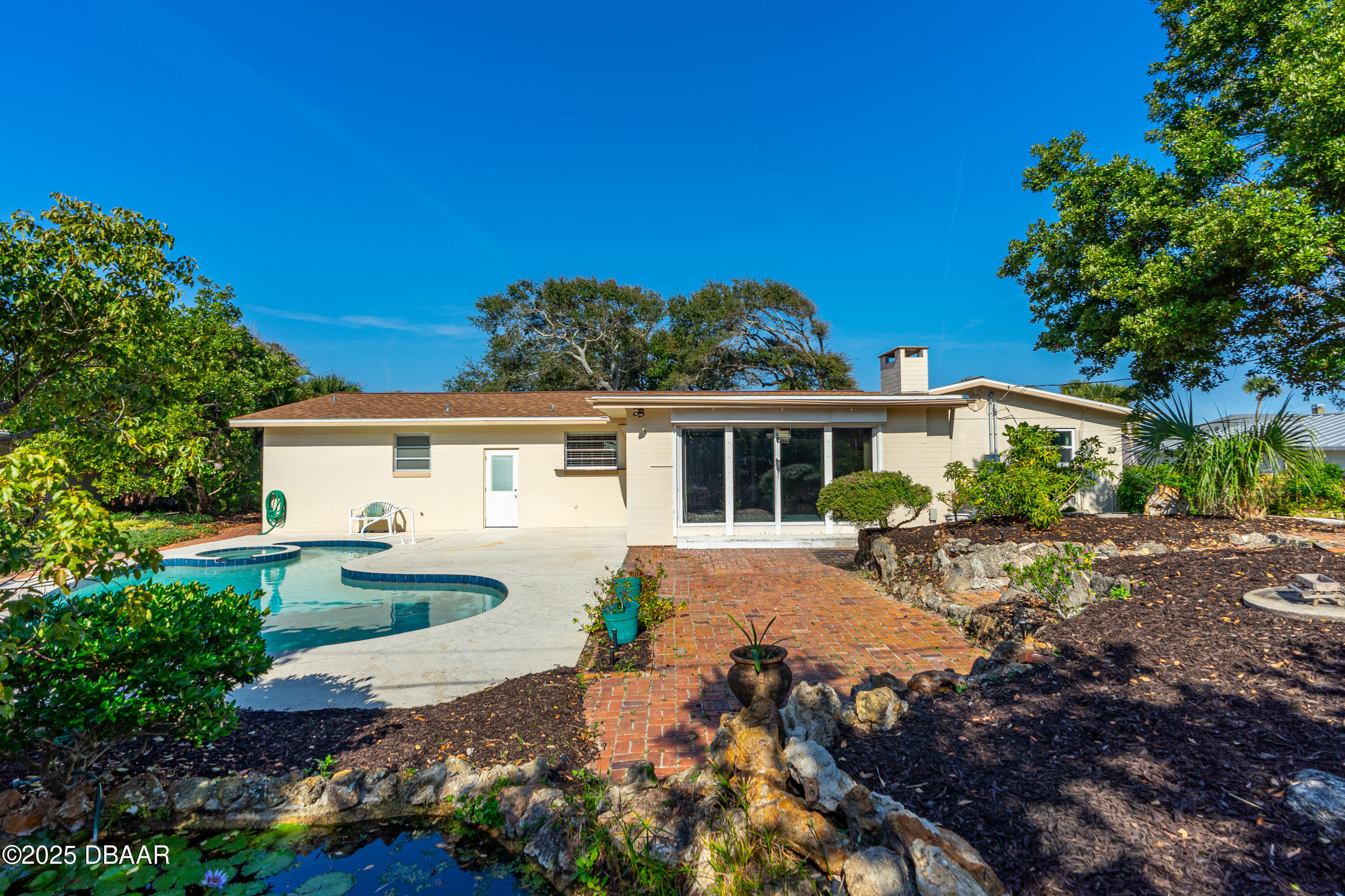 142 University Circle