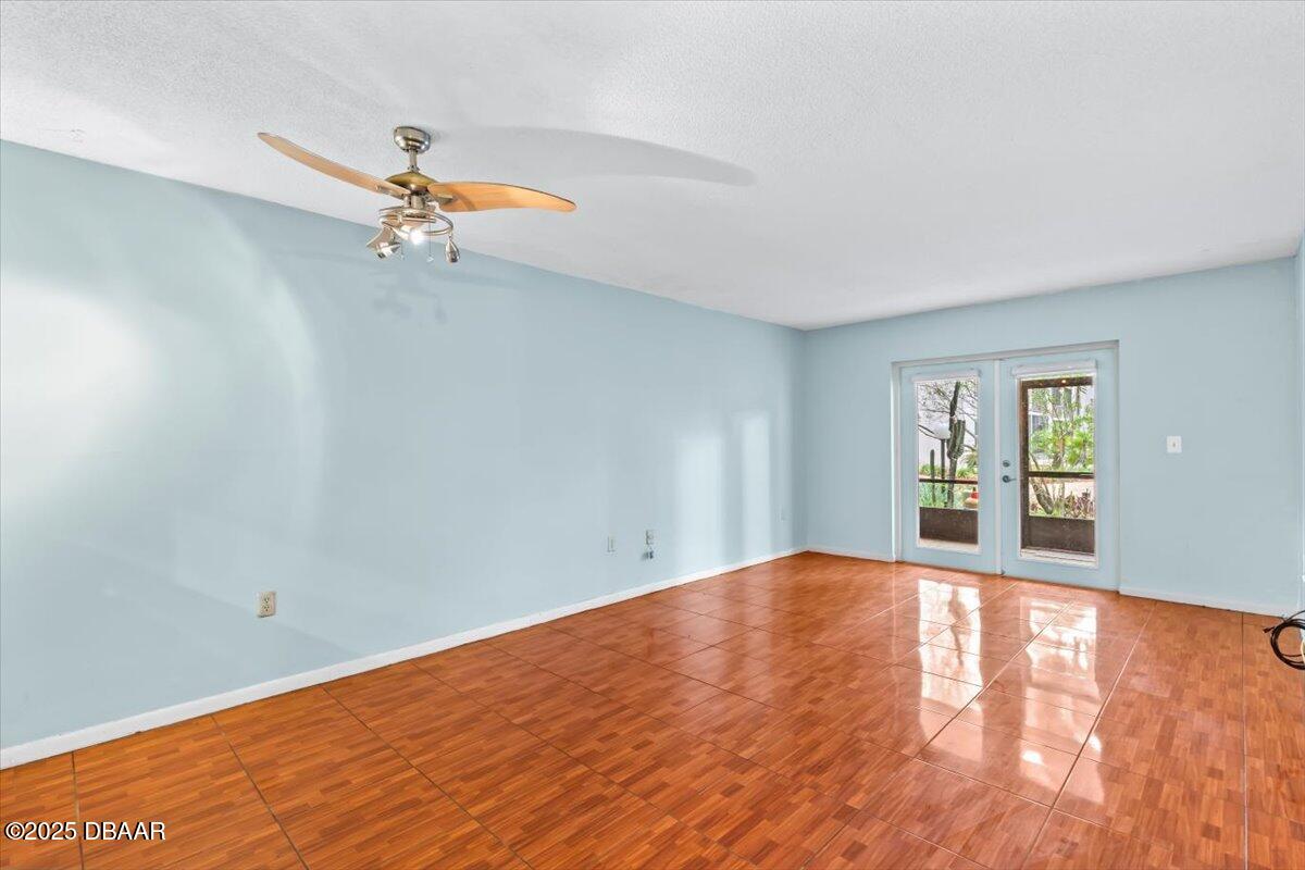 640 N Nova Road 114
