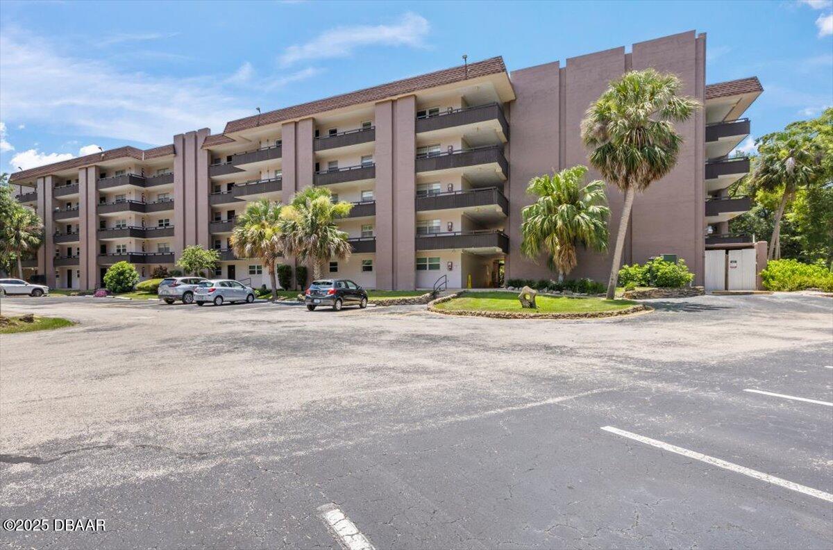 640 N Nova Road 114