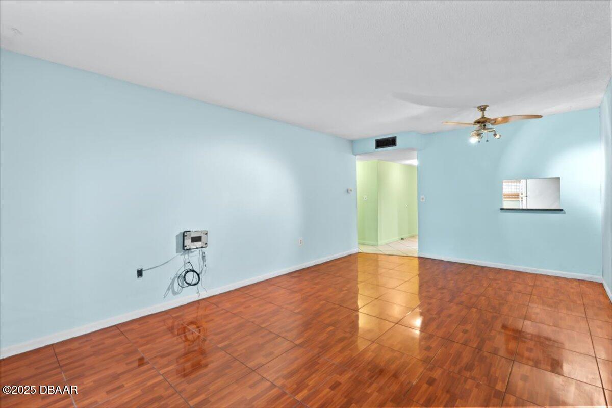 640 N Nova Road 114