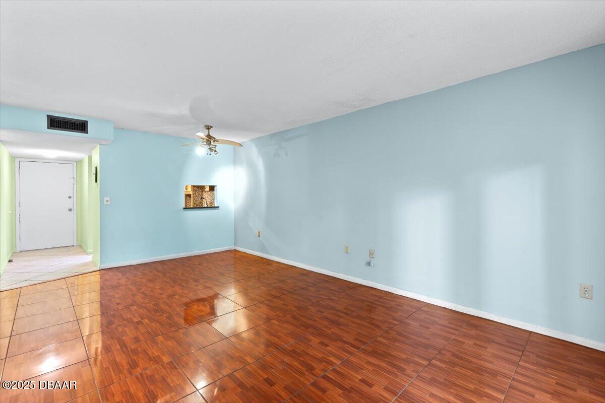 640 N Nova Road 114