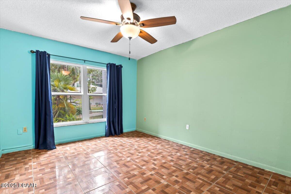 640 N Nova Road 114
