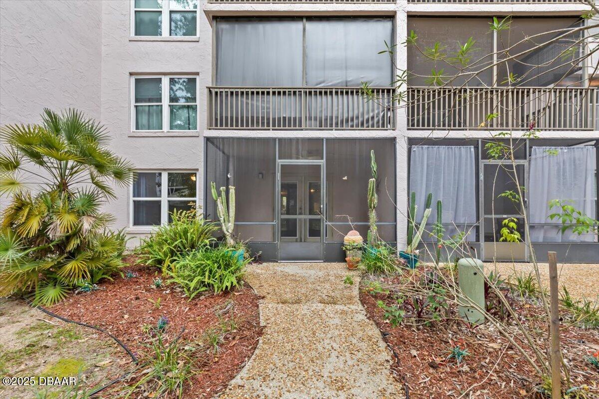 640 N Nova Road 114