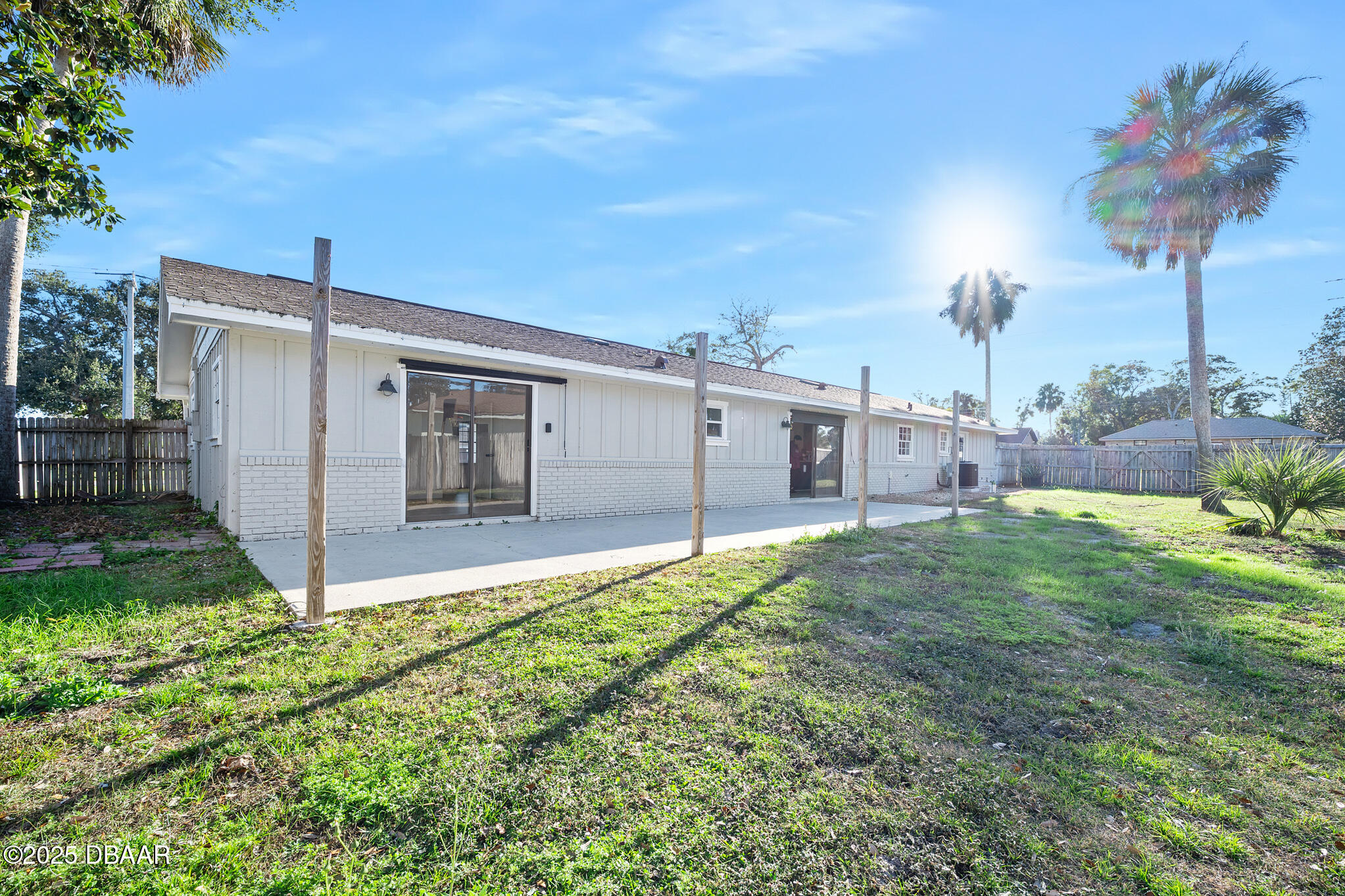 2 Avenue Bonita