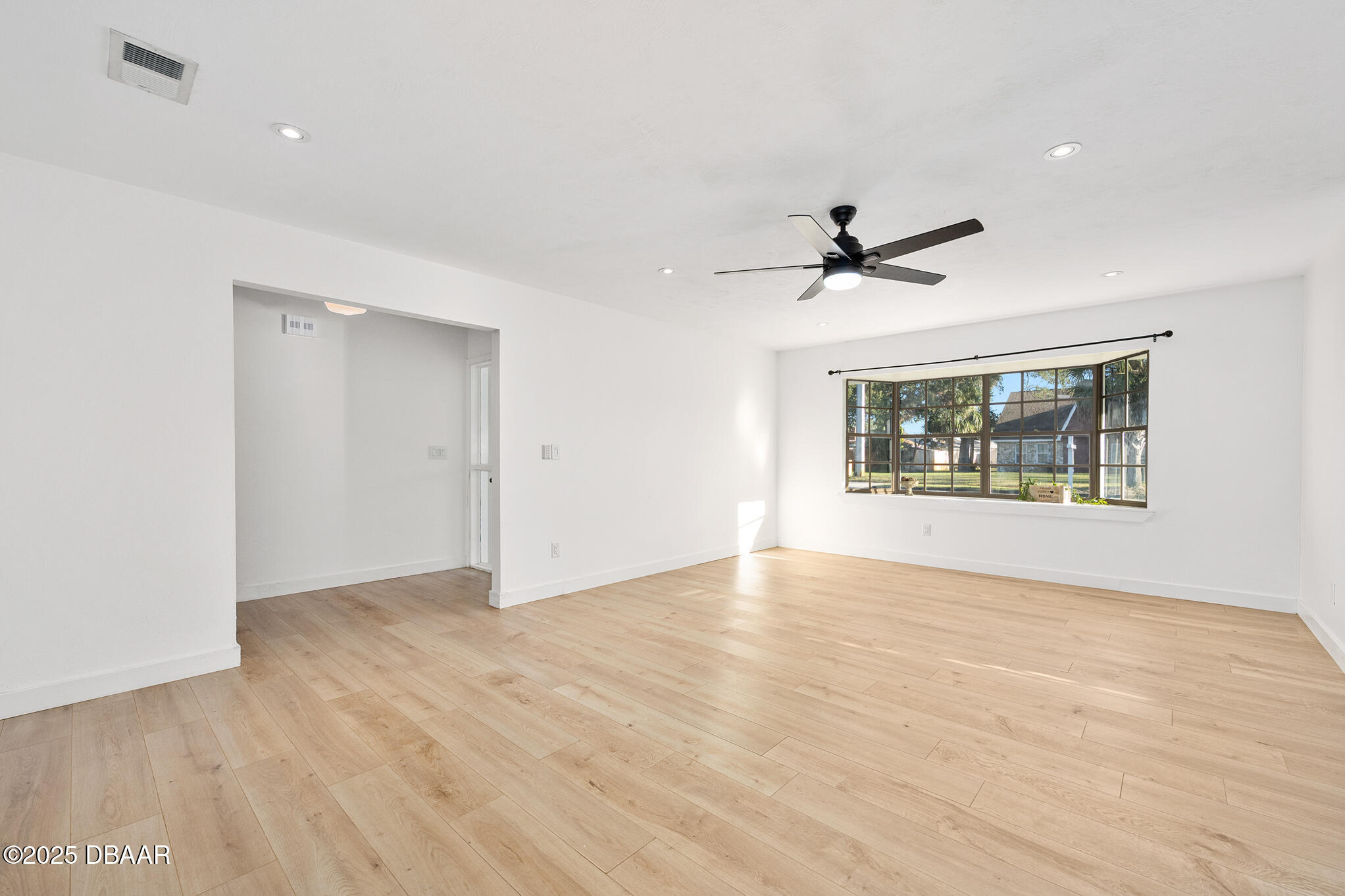 2 Avenue Bonita