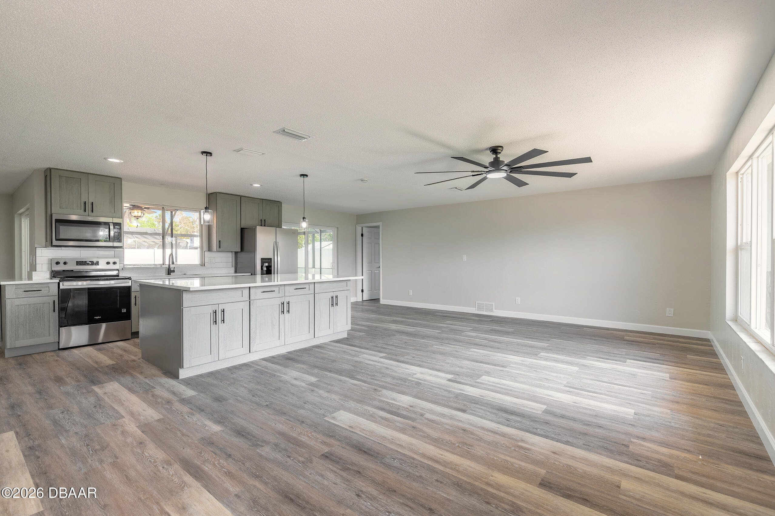 1209 Sunland Road