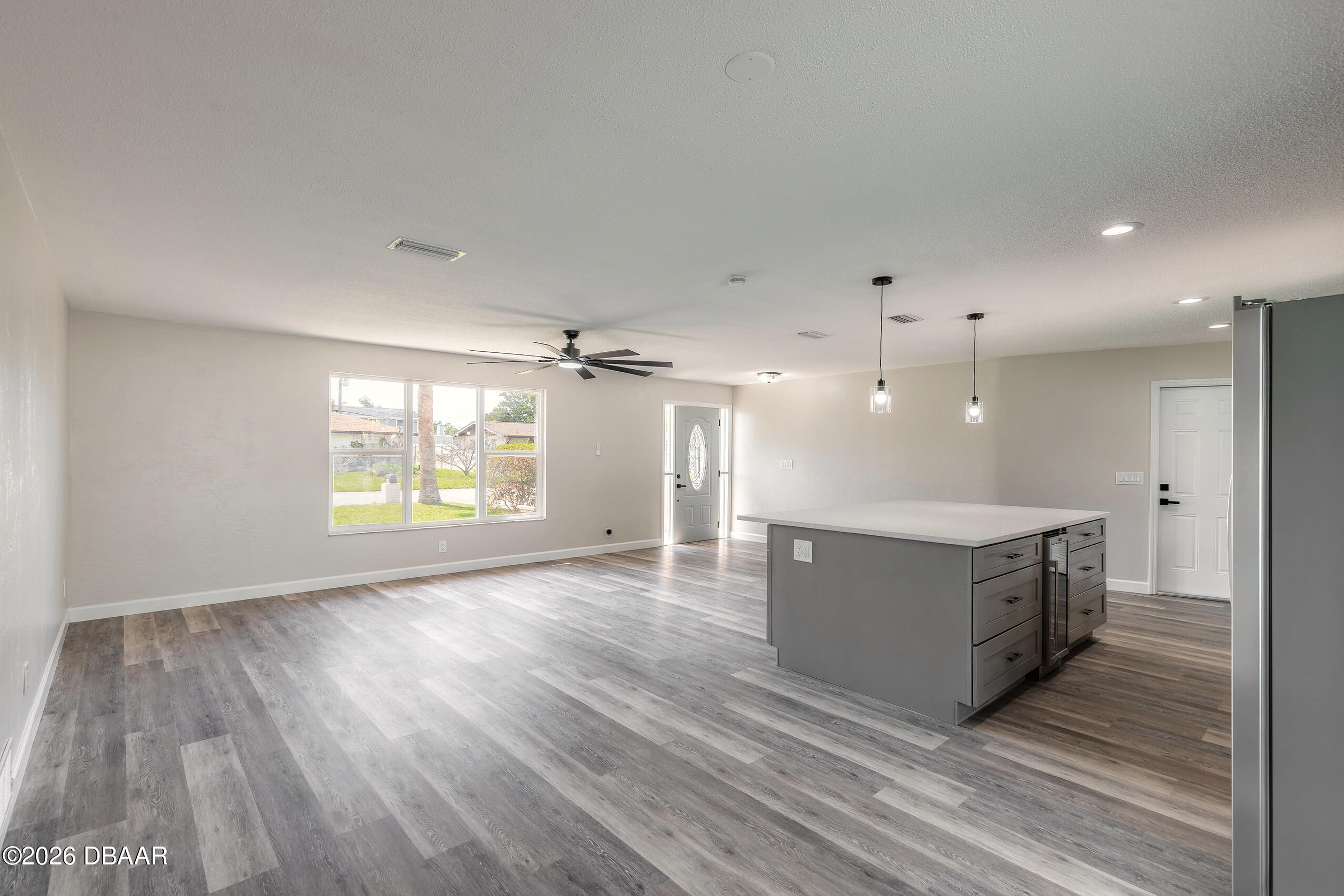 1209 Sunland Road