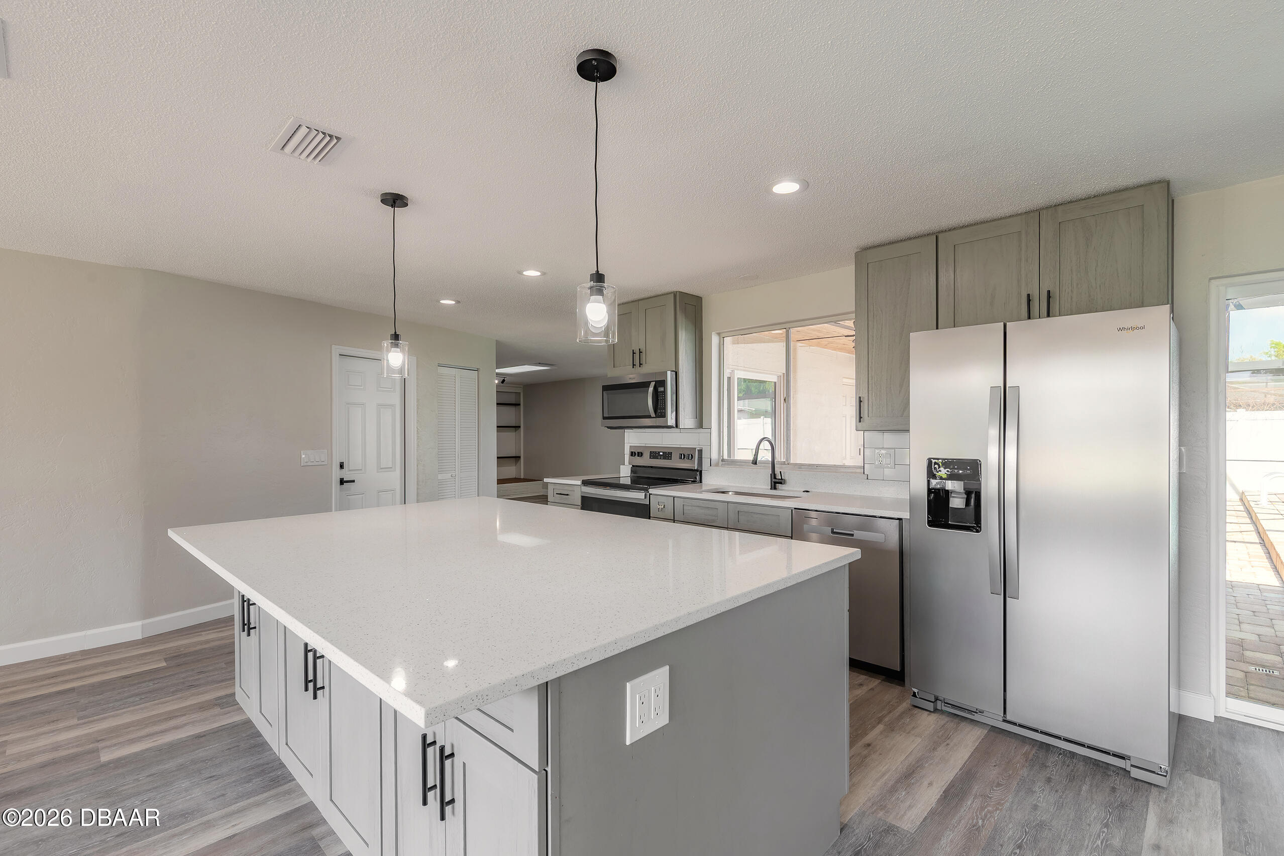 1209 Sunland Road