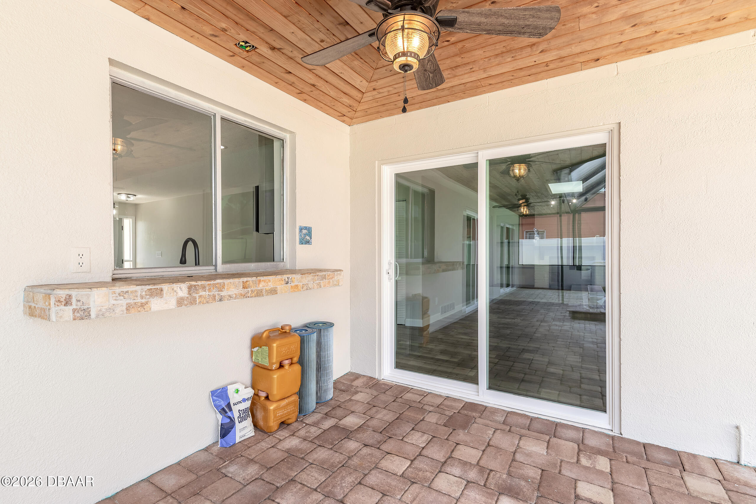 1209 Sunland Road