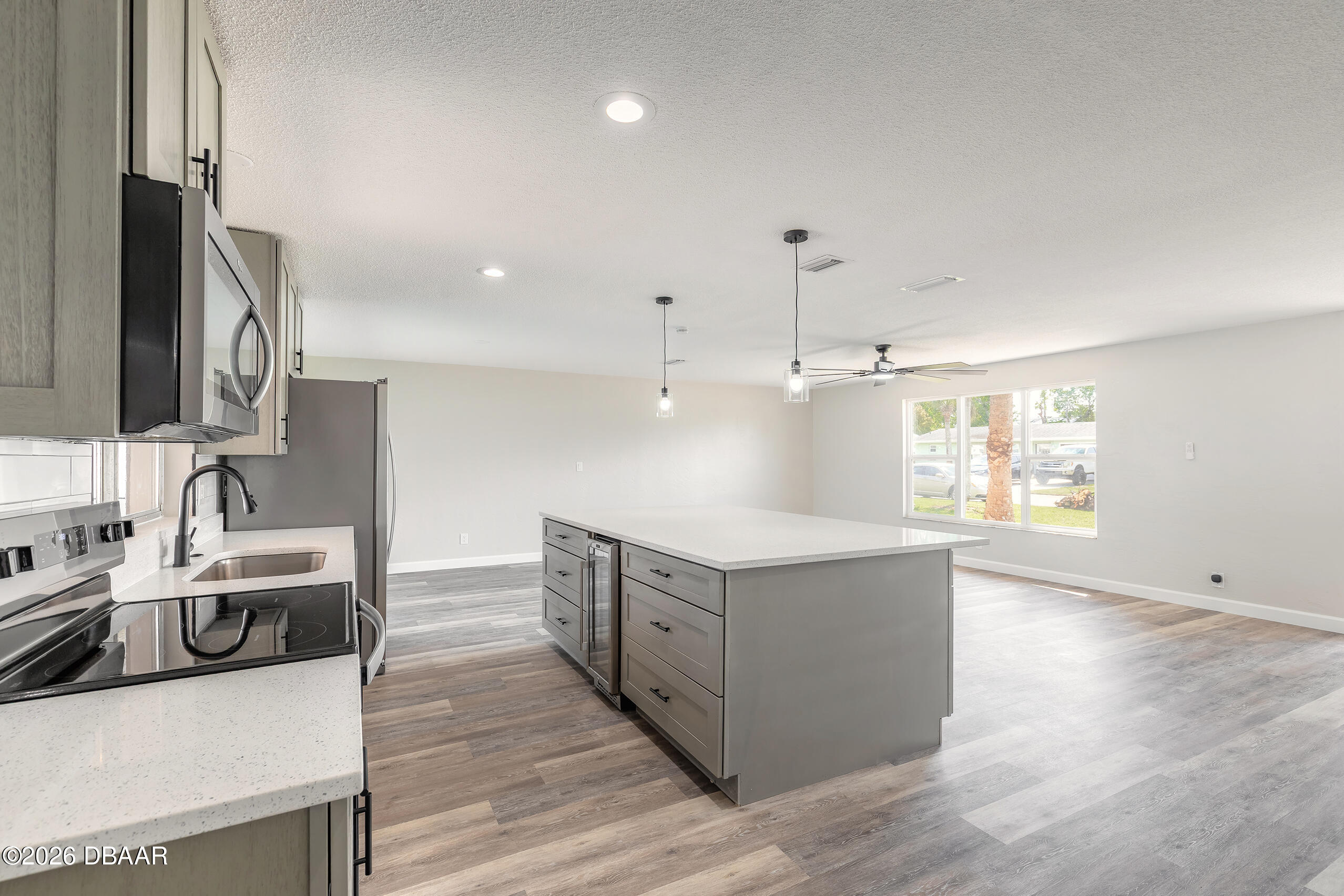 1209 Sunland Road