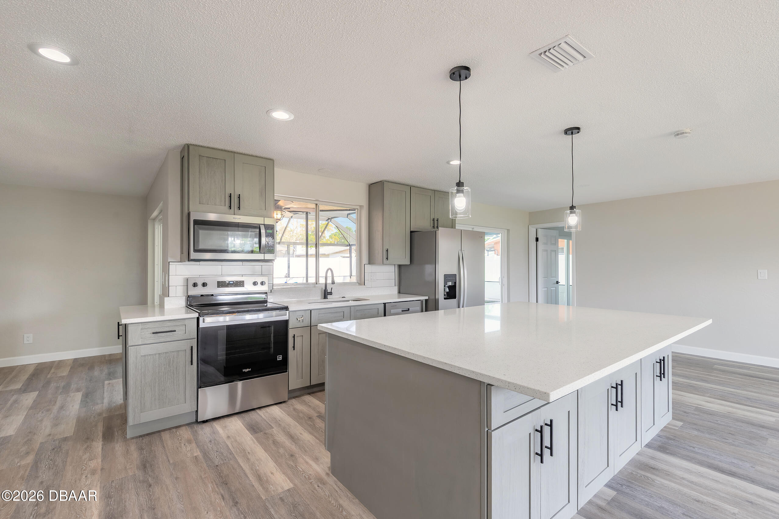 1209 Sunland Road