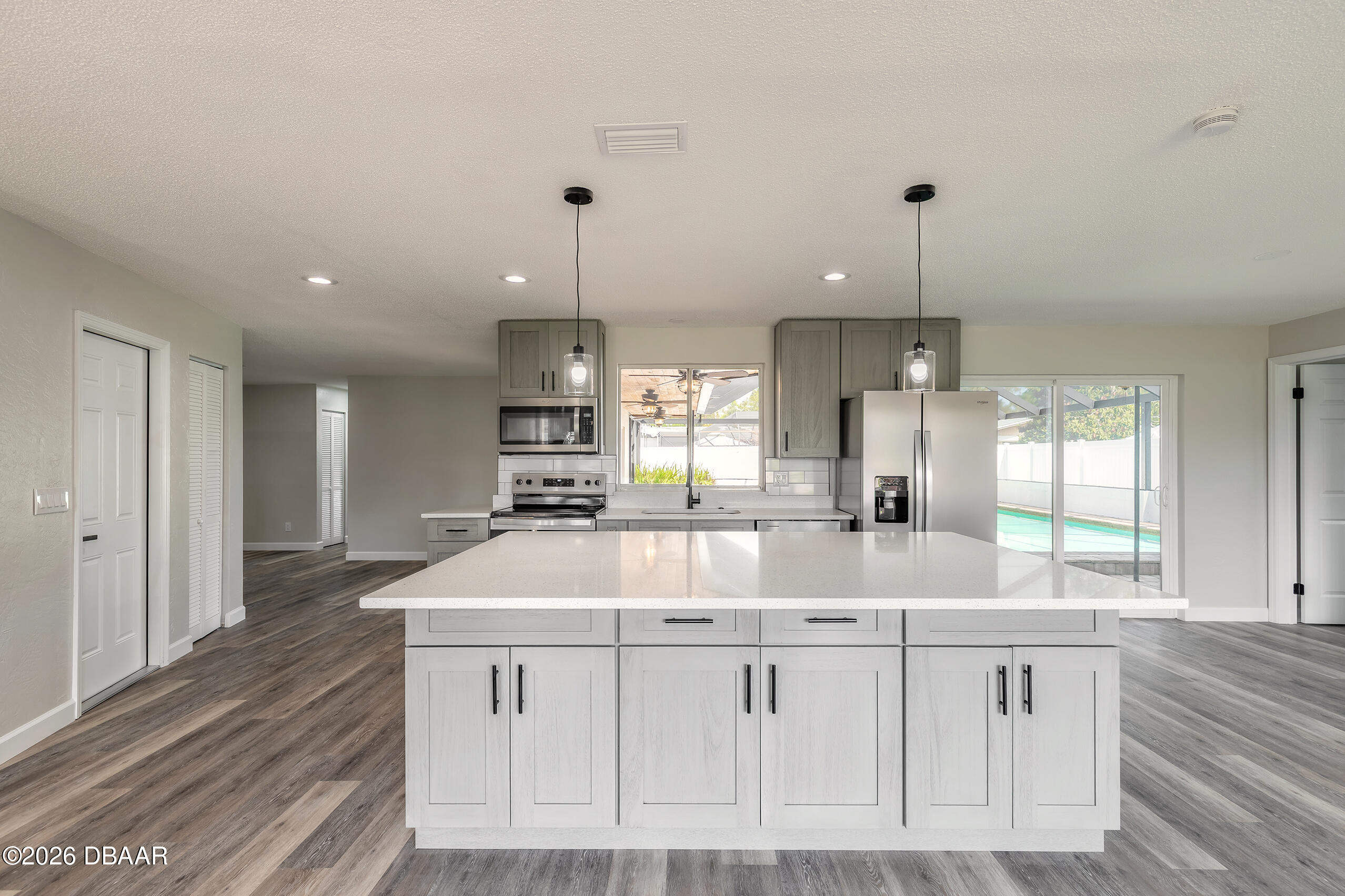 1209 Sunland Road