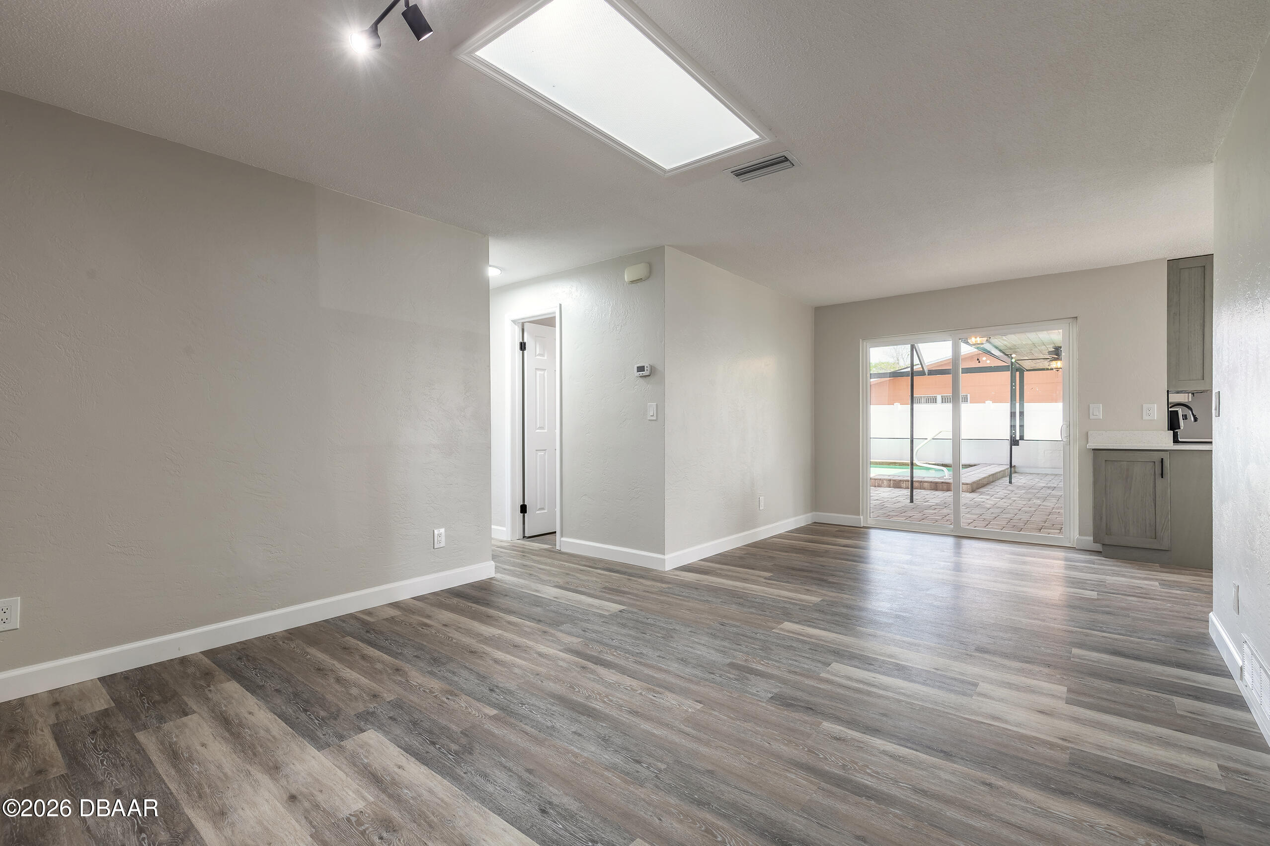 1209 Sunland Road
