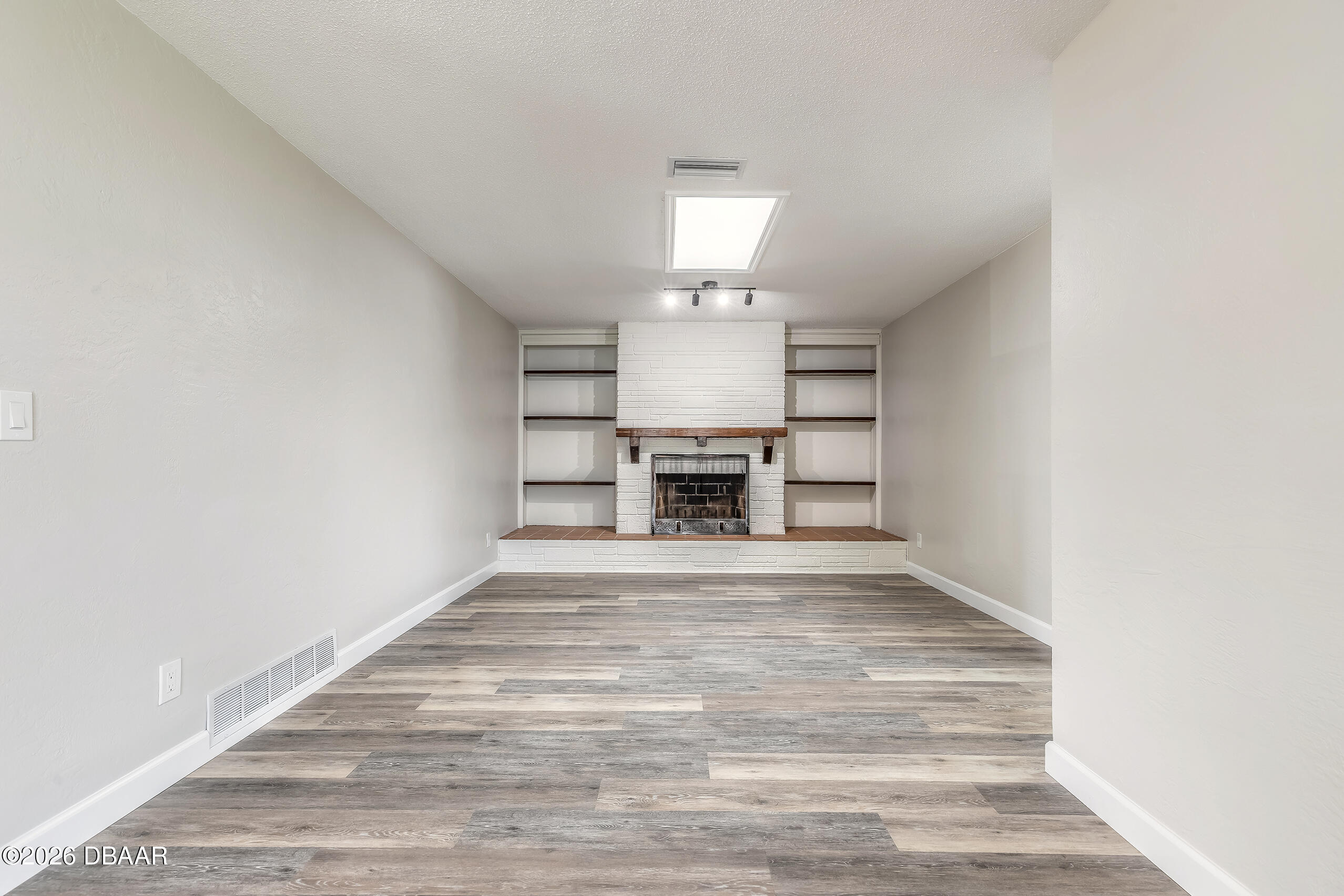 1209 Sunland Road