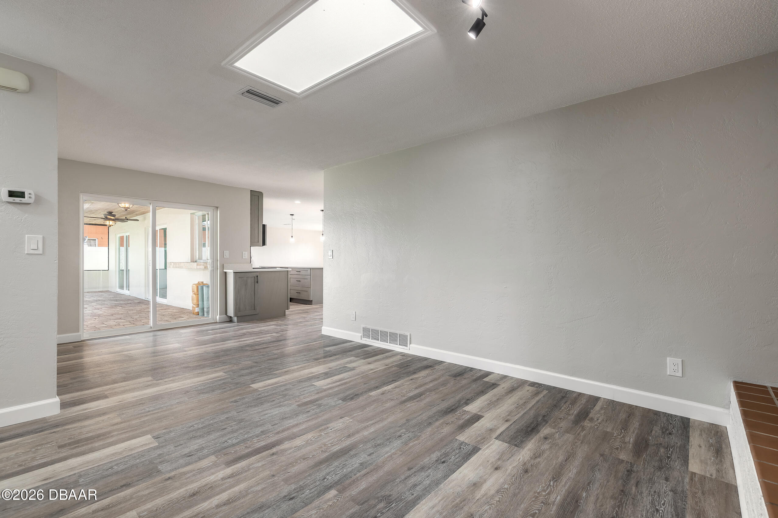 1209 Sunland Road