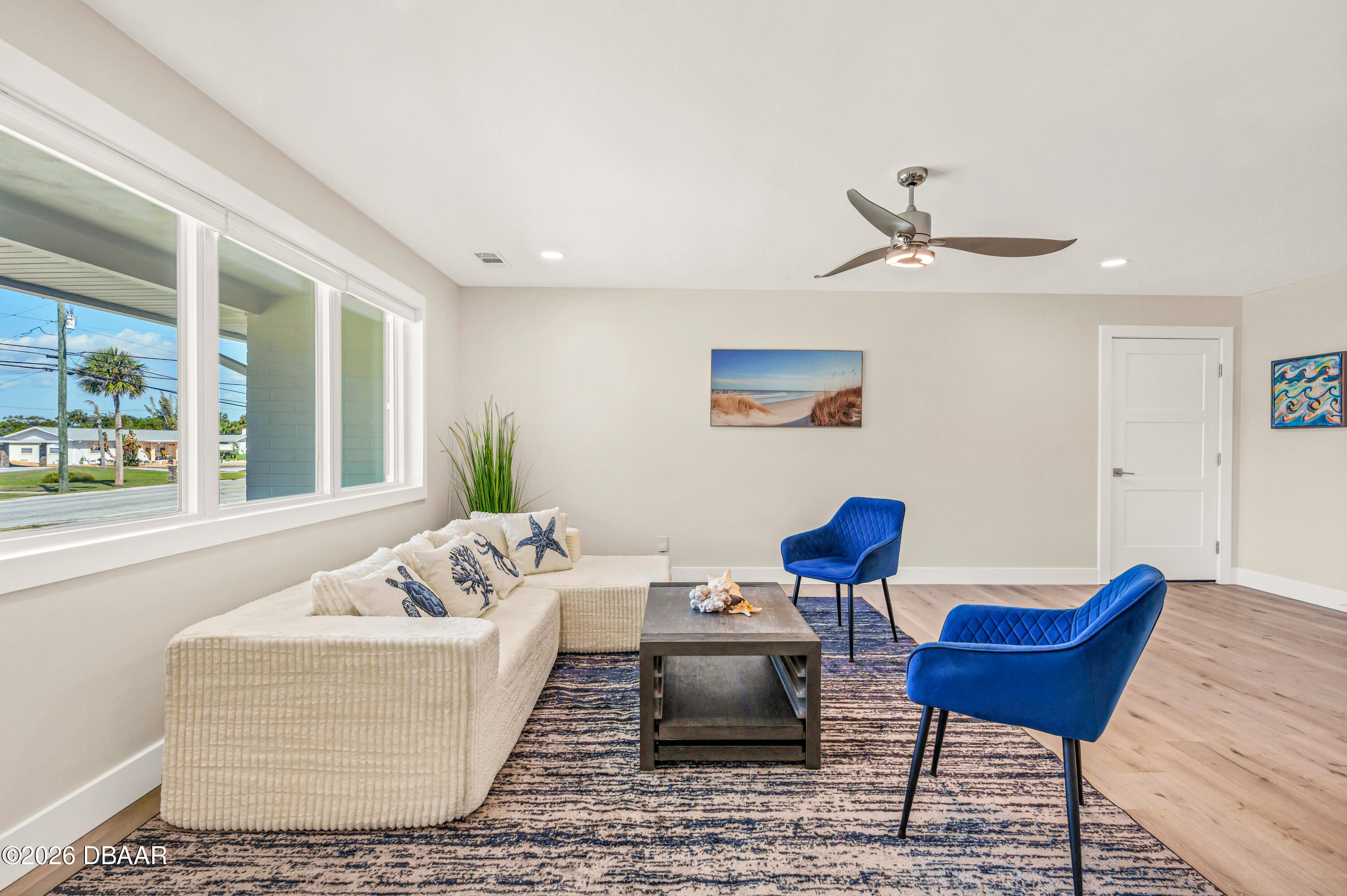 2111 S Peninsula Drive