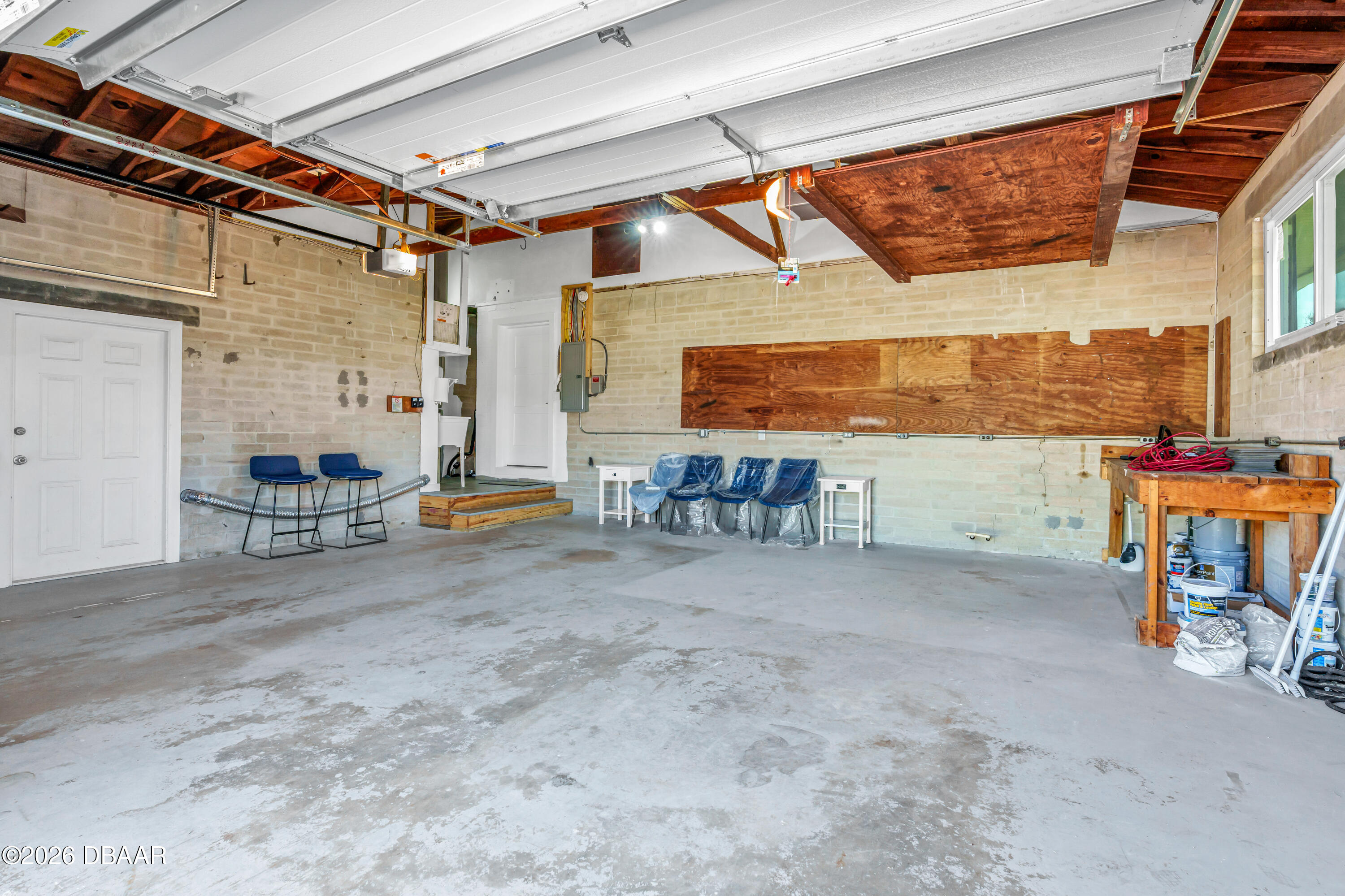 2111 S Peninsula Drive