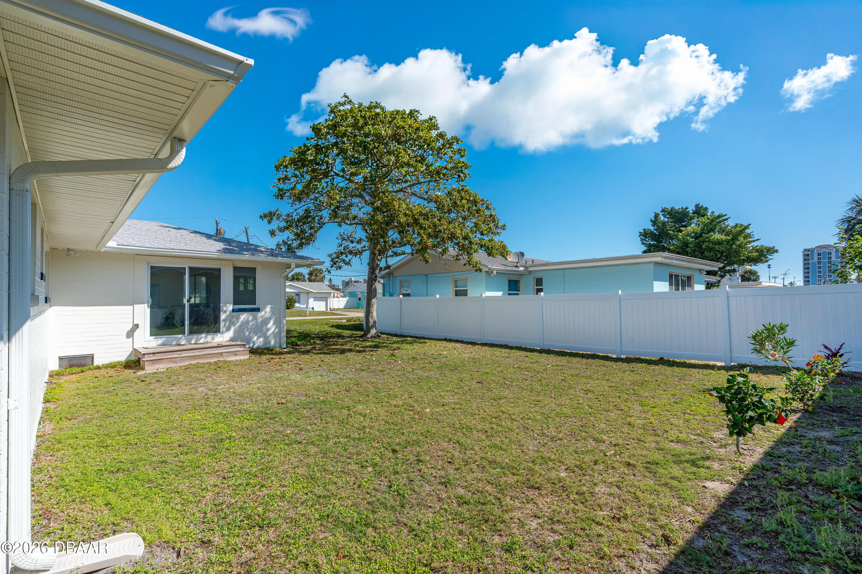 2111 S Peninsula Drive